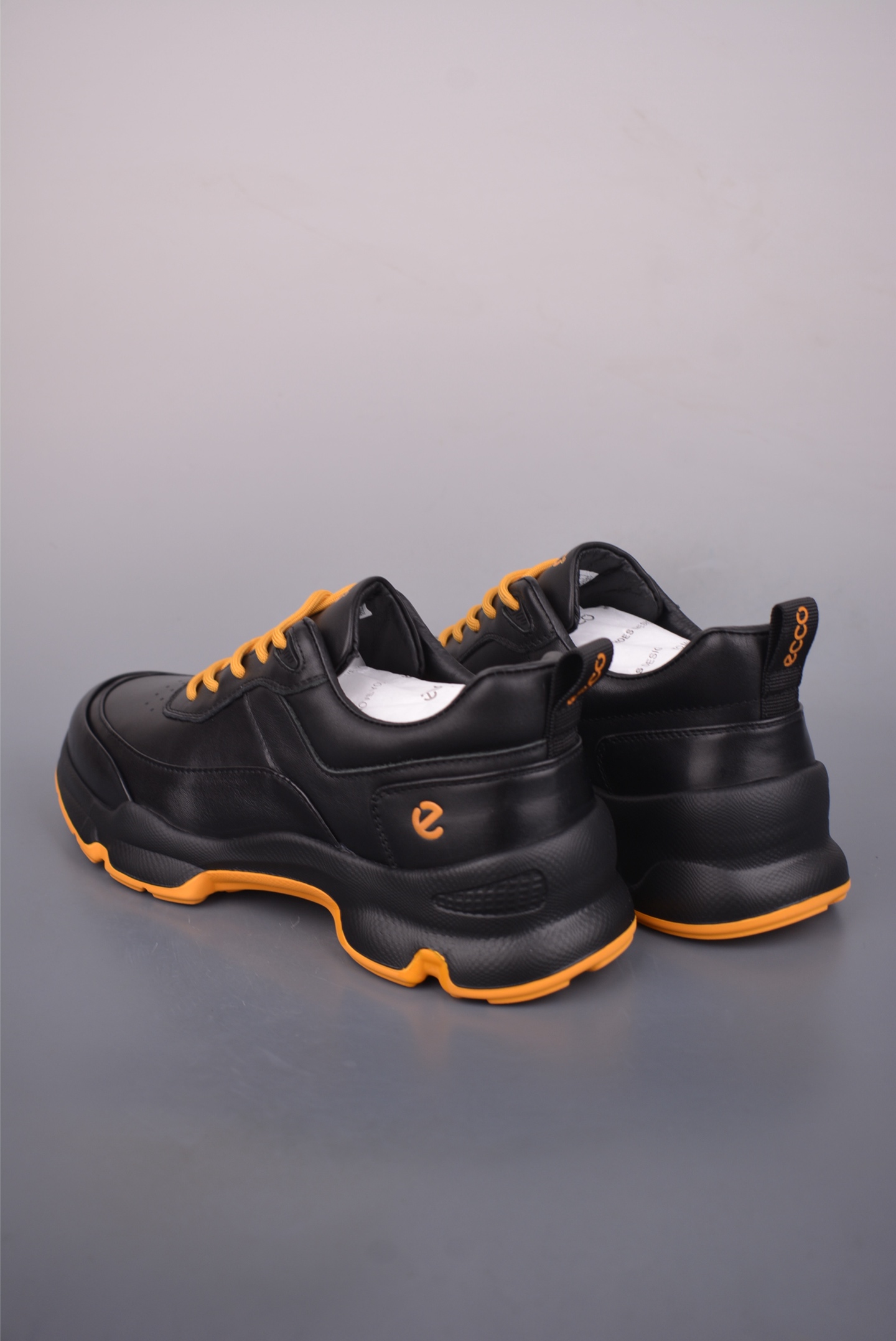 300 ECCO爱步老爹鞋男子夏季新款 全头层百搭潮流户外运动鞋 825922