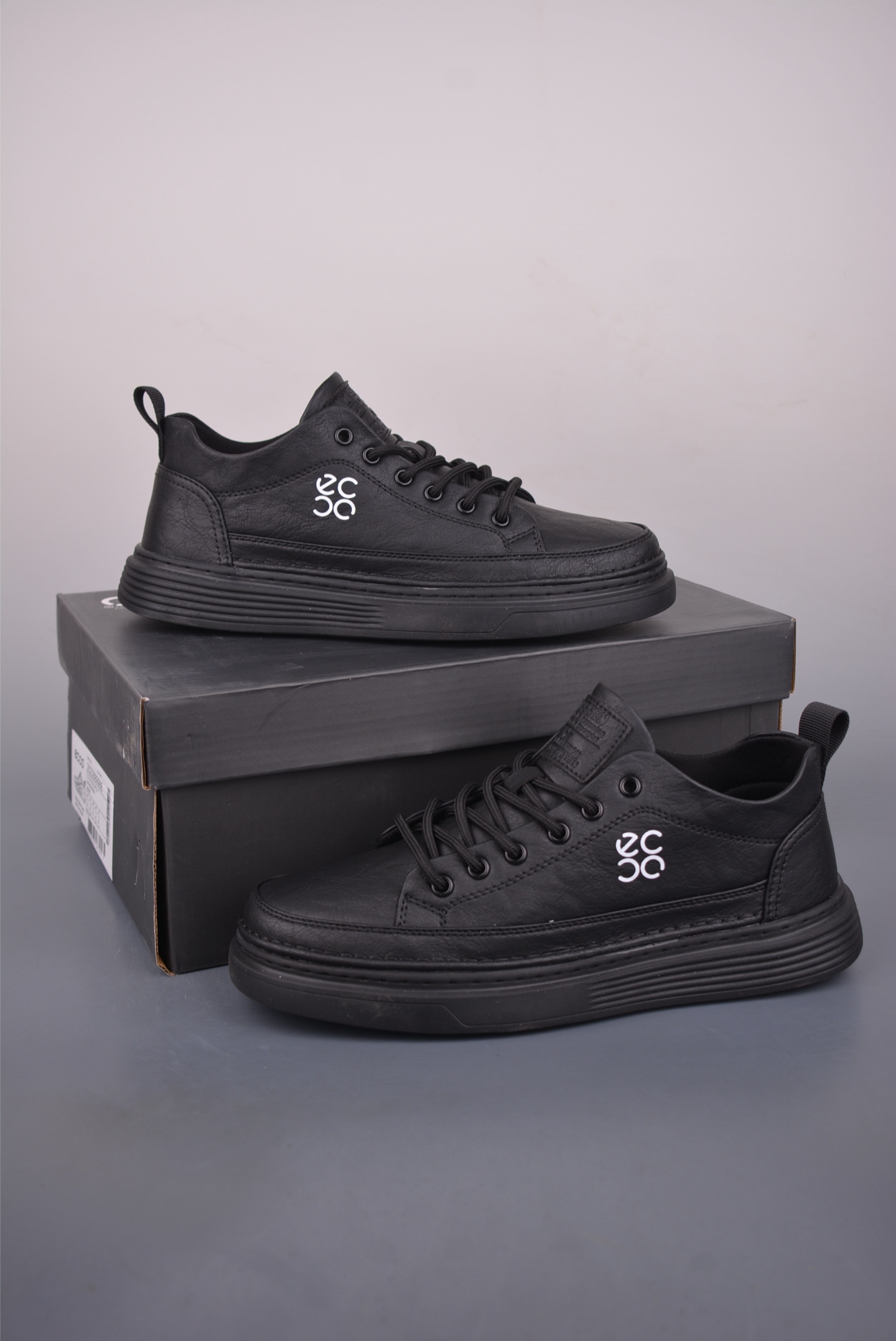 220 Ecco爱步男鞋2025年新款 拼接板鞋拼色 街头轻巧系列 800859