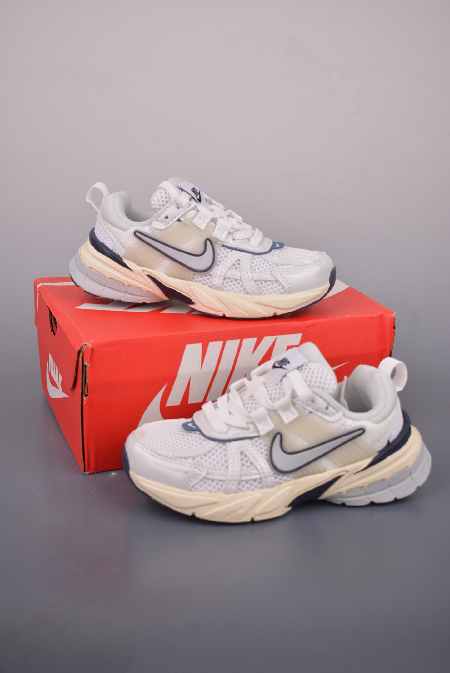 NIKE V2K Runtekk 童鞋 休闲运动慢跑鞋 FZ3596