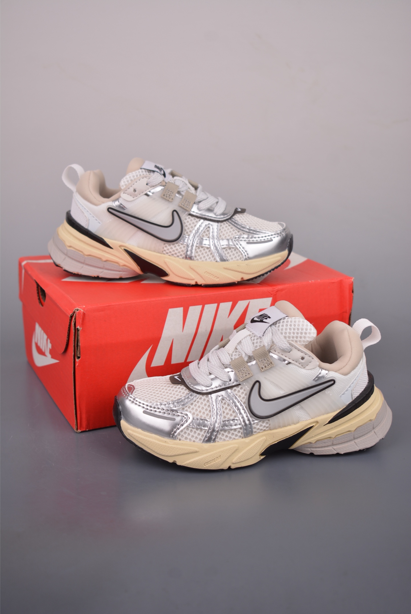 NIKE V2K Runtekk 童鞋 休闲运动慢跑鞋 FZ3596