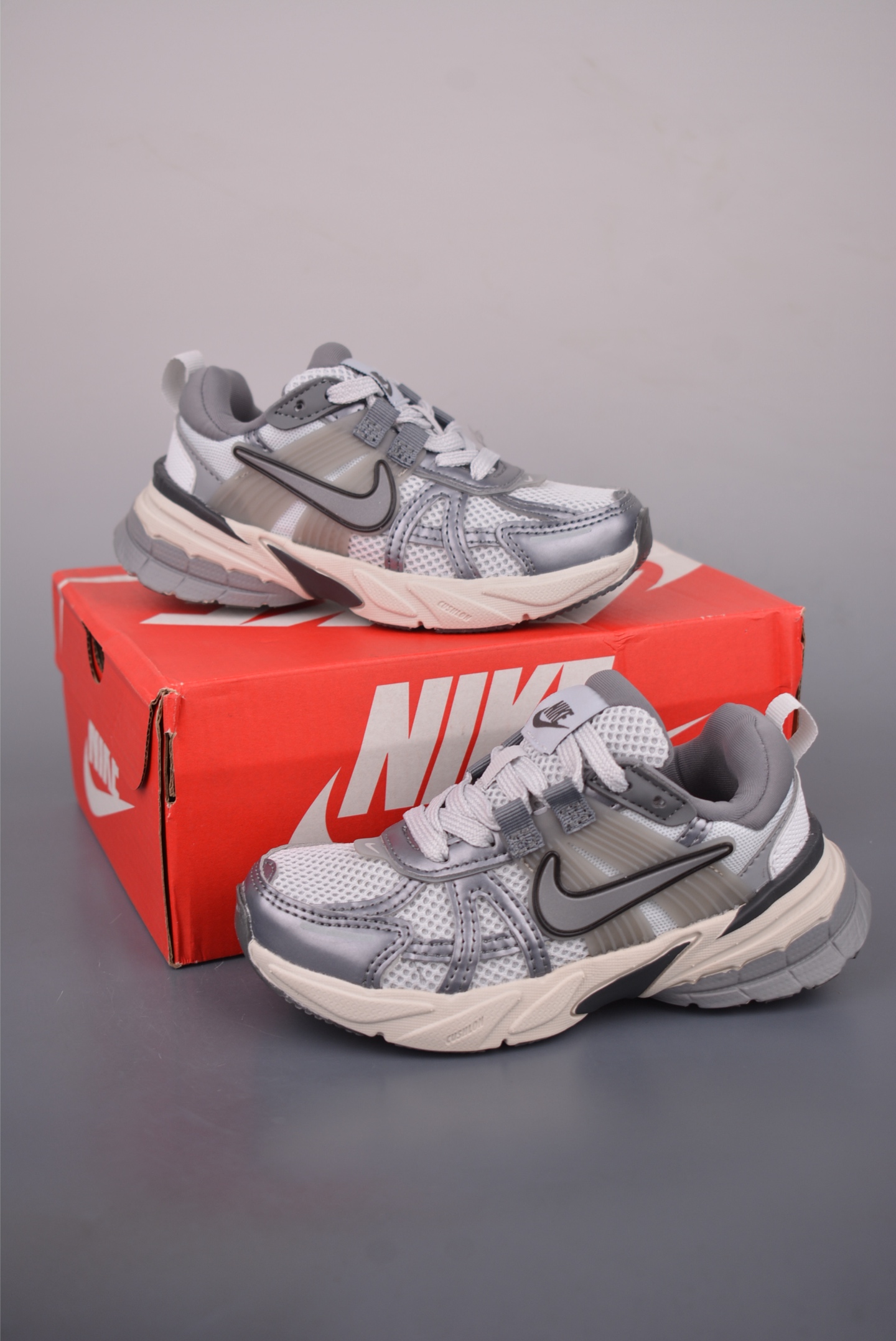 NIKE V2K Runtekk 童鞋 休闲运动慢跑鞋 FZ3596