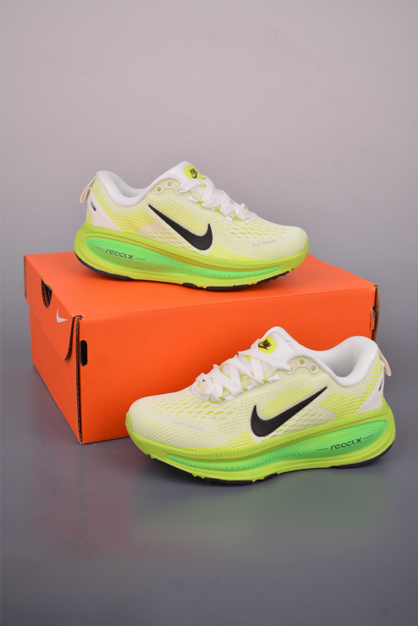 Nike Air Zoom Vomero Plus 童鞋 休闲运动慢跑鞋 HQ2157