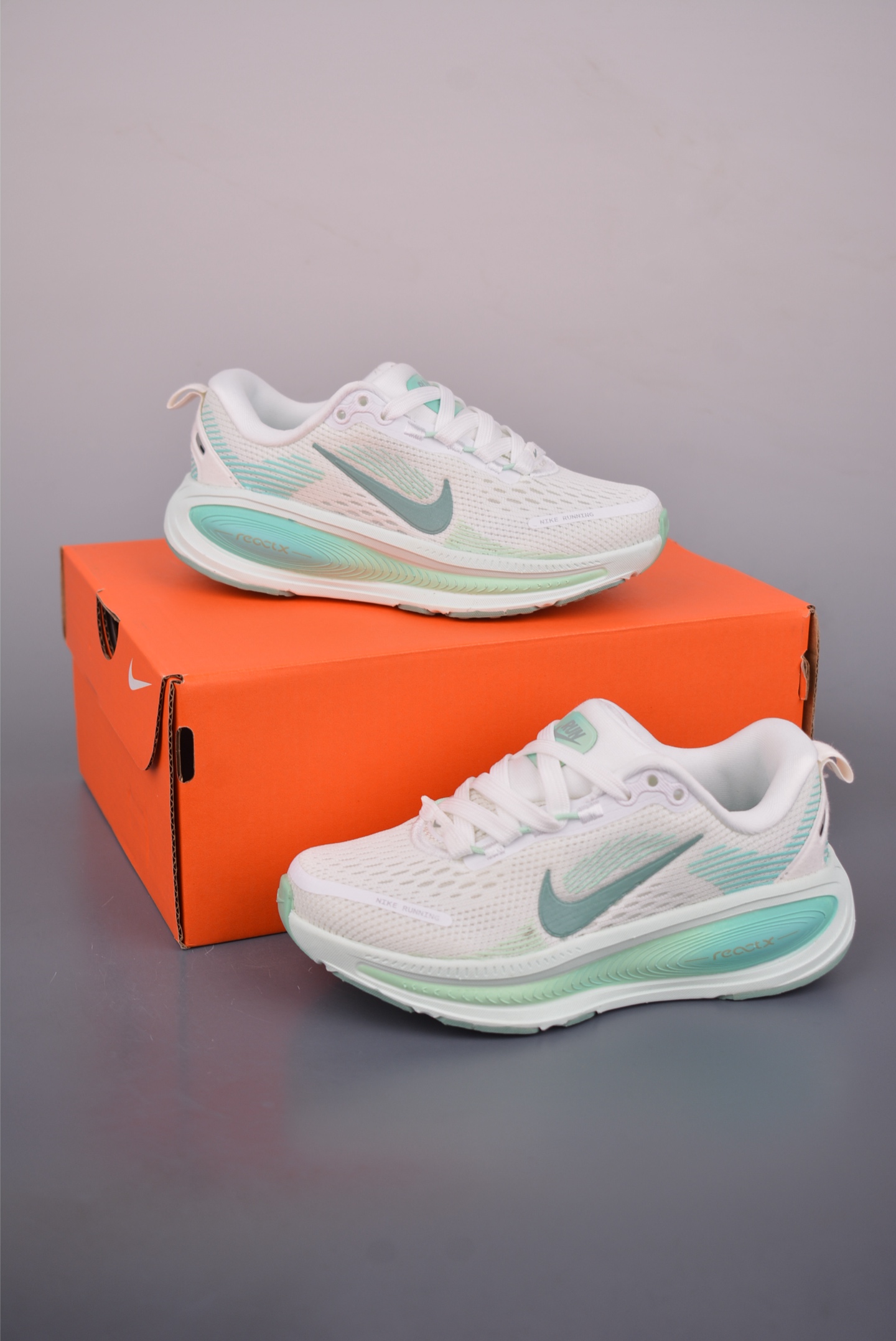 Nike Air Zoom Vomero Plus 童鞋 休闲运动慢跑鞋 HQ2157