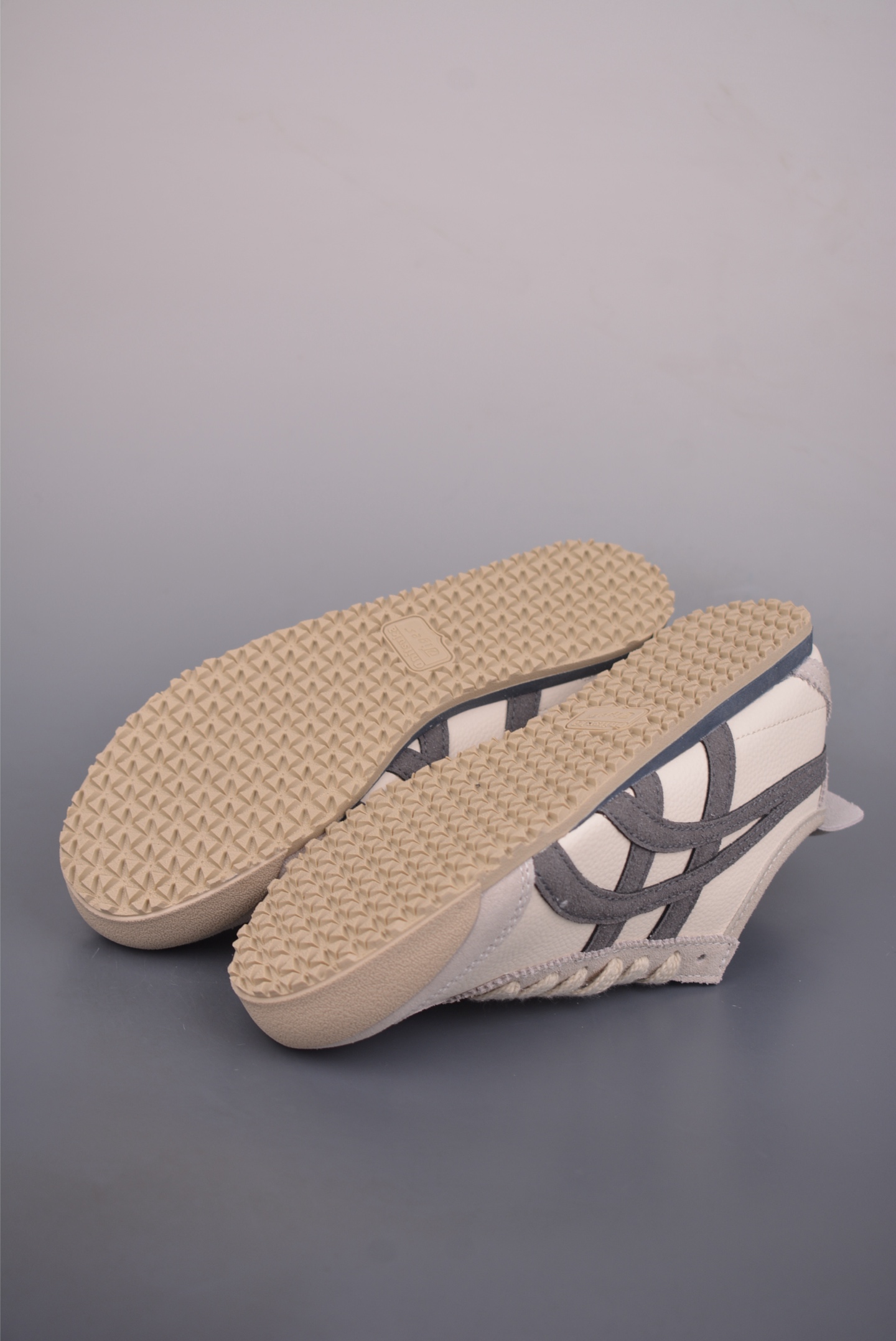 130 Asics鬼冢虎 MEXICO 66 做工精赞 D2J4L