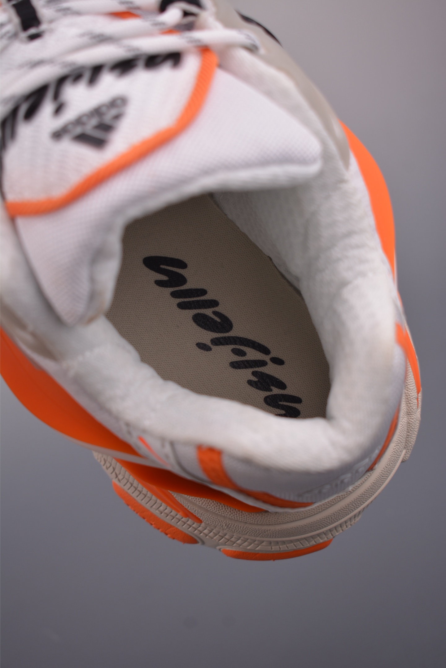 Pharrell x adidas Adistar Jellyfish 低帮复古风老爹鞋 JP9261