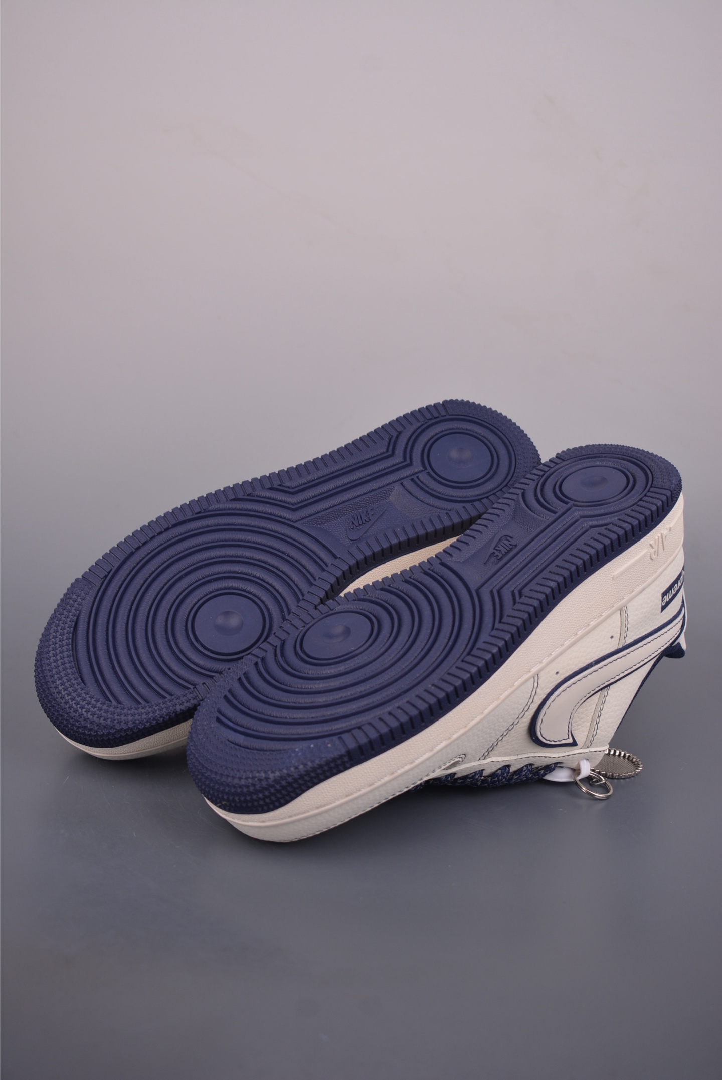 Nike Air Force 1 Low Supreme联名 SM6668-113