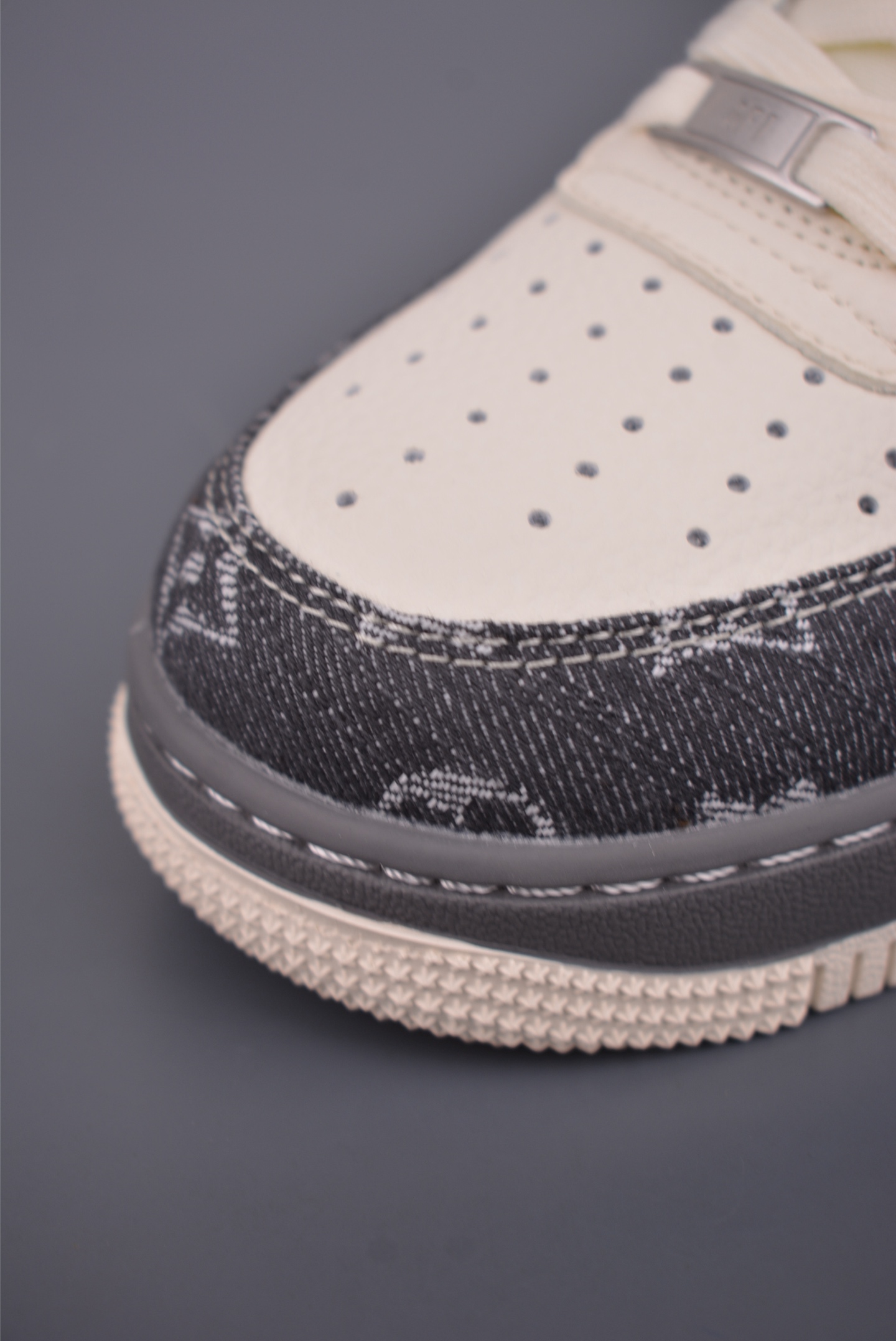 260 Nike Air Force 1 Low LV联名 SM6668-110