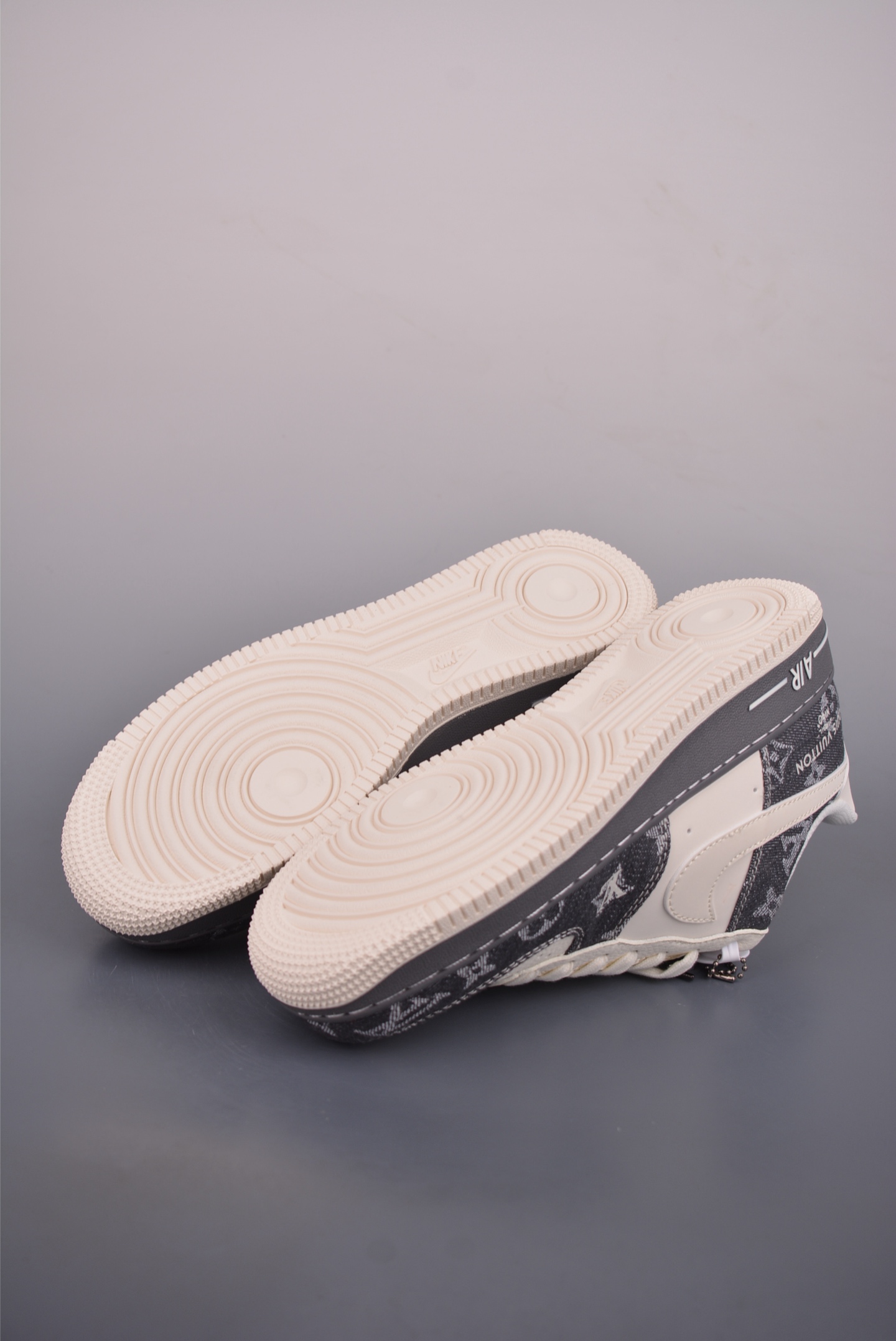 260 Nike Air Force 1 Low LV联名 SM6668-110