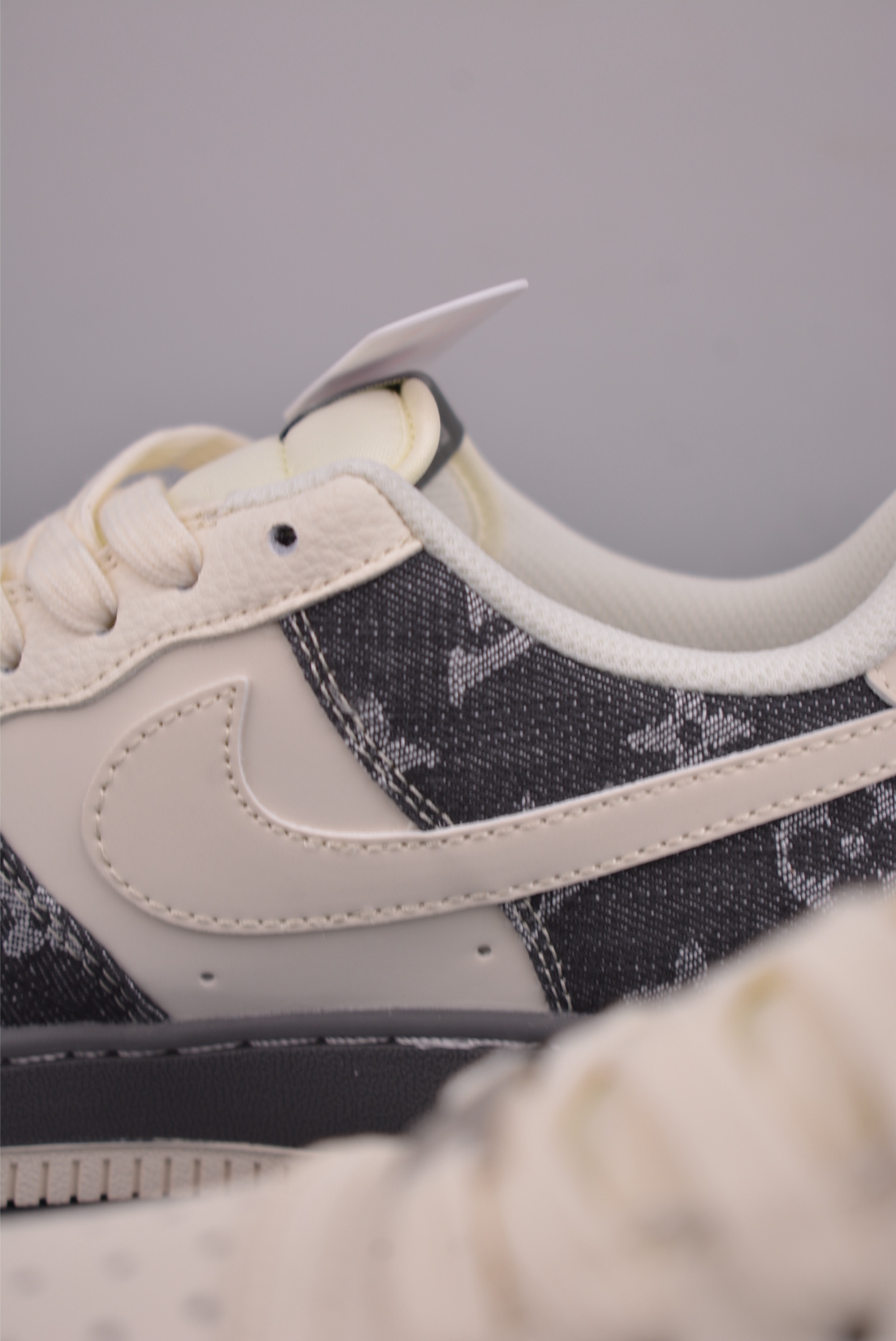 260 Nike Air Force 1 Low LV联名 SM6668-110