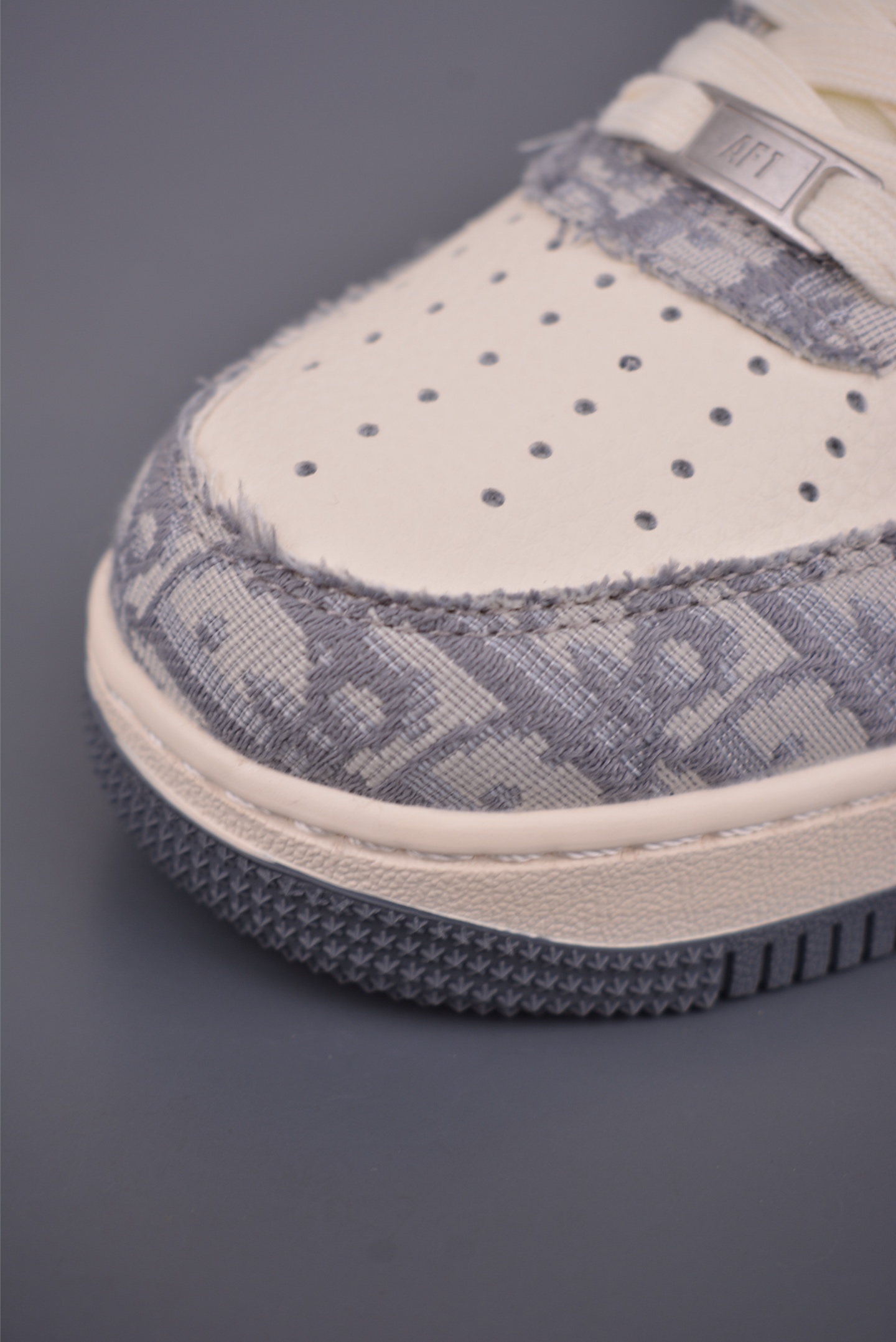 Nike Air Force 1 Low Dior联名 MZ9588-807