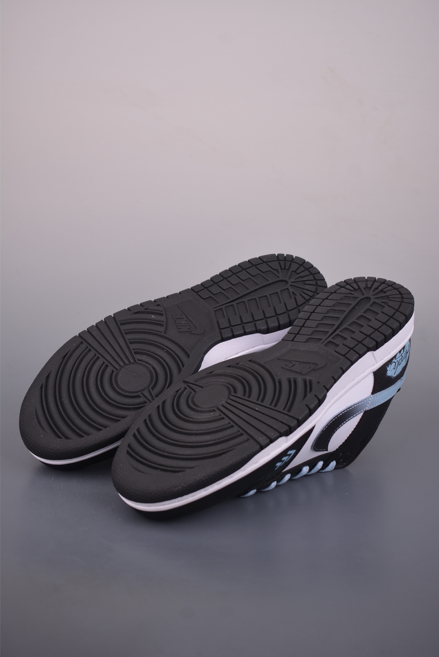 Nike SB Dunk Low Ample联名 DD1391-100