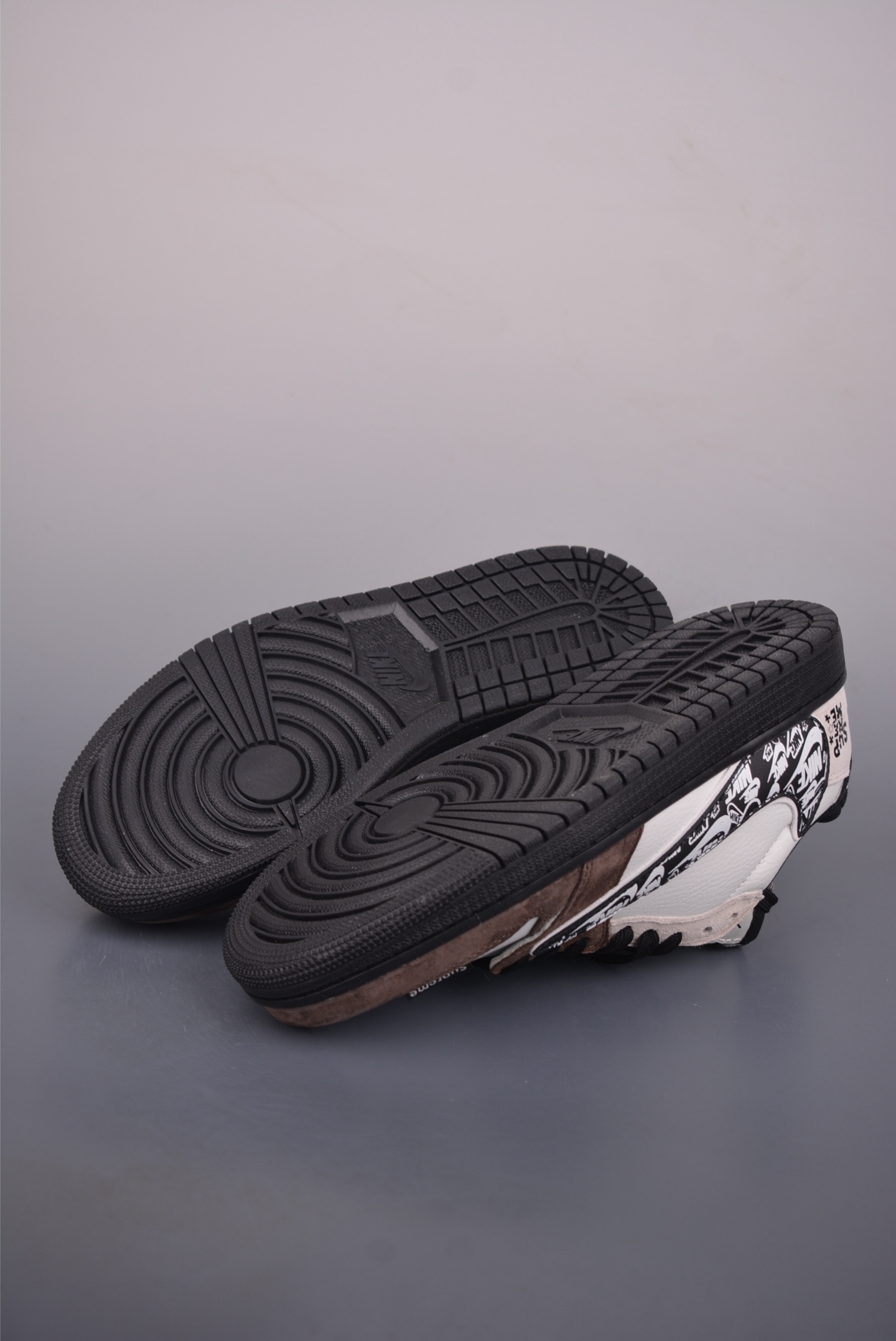 Fragment x Travis Scott x Supreme Air Jordan 1 Low 三方联名倒钩 DZ5899-032