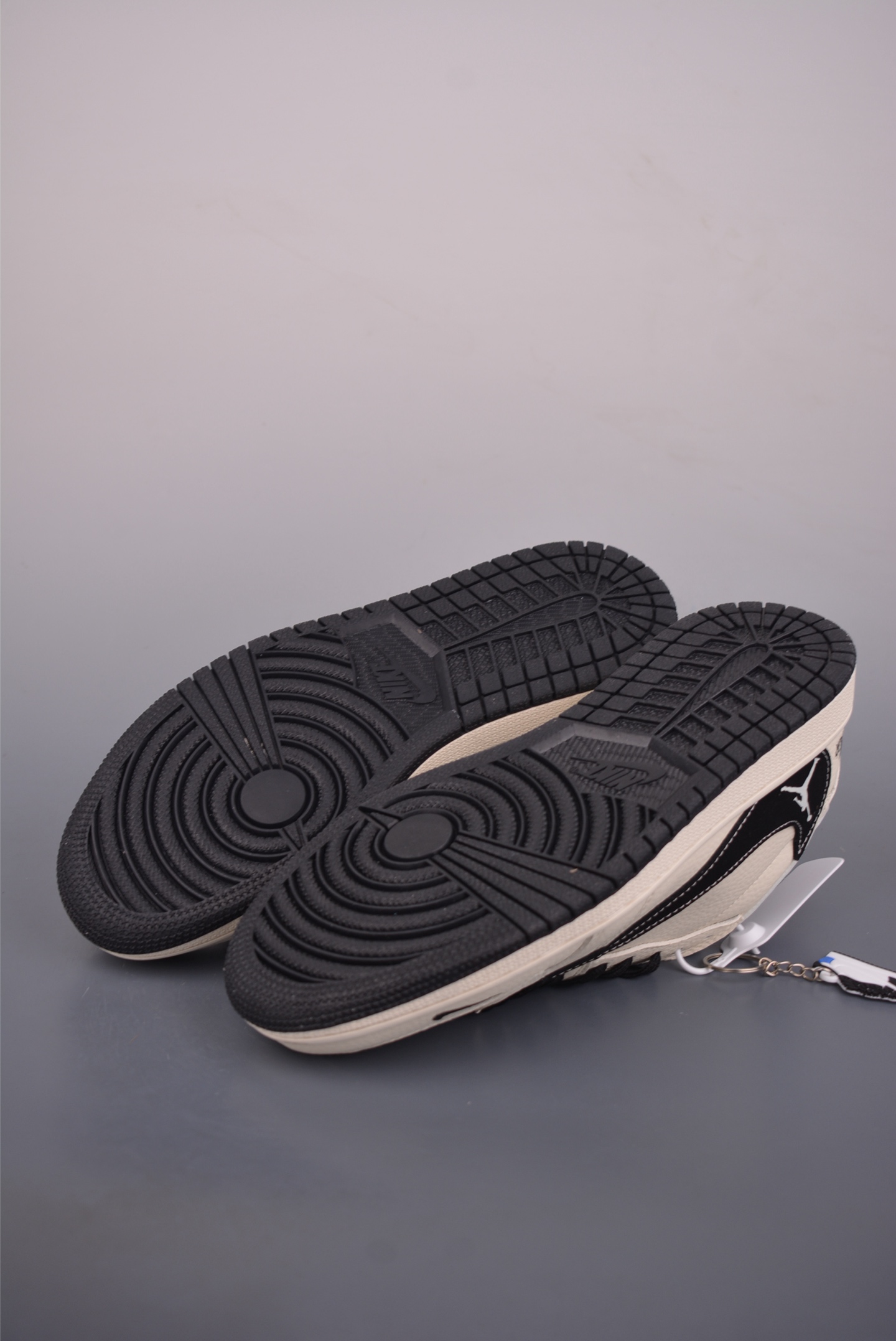 Fragment x Travis Scott x Air Jordan 1 Low 三方联名倒钩 DD7866-105