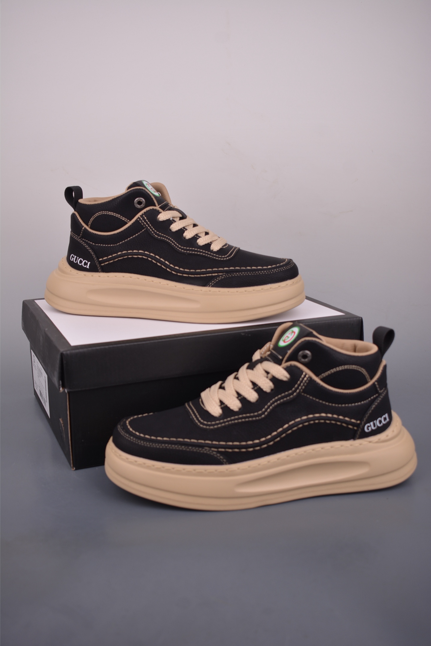 220 GUCCI 古驰今年最新款男鞋 889988