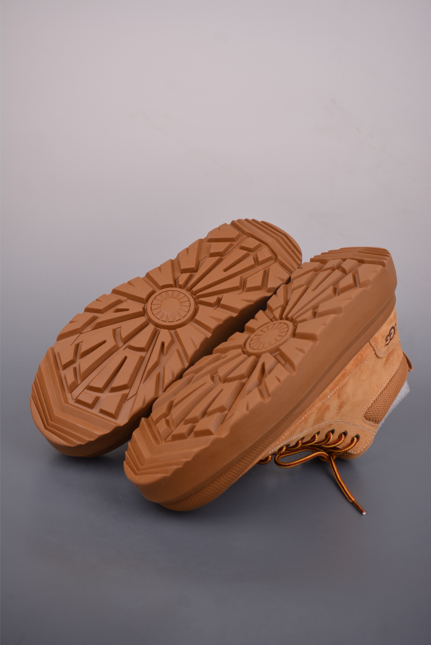 280 美国轻奢品牌 UGG M Tasman Weather Hybrid 塔斯曼混合系列中帮厚底轻量休闲马丁靴 U9806