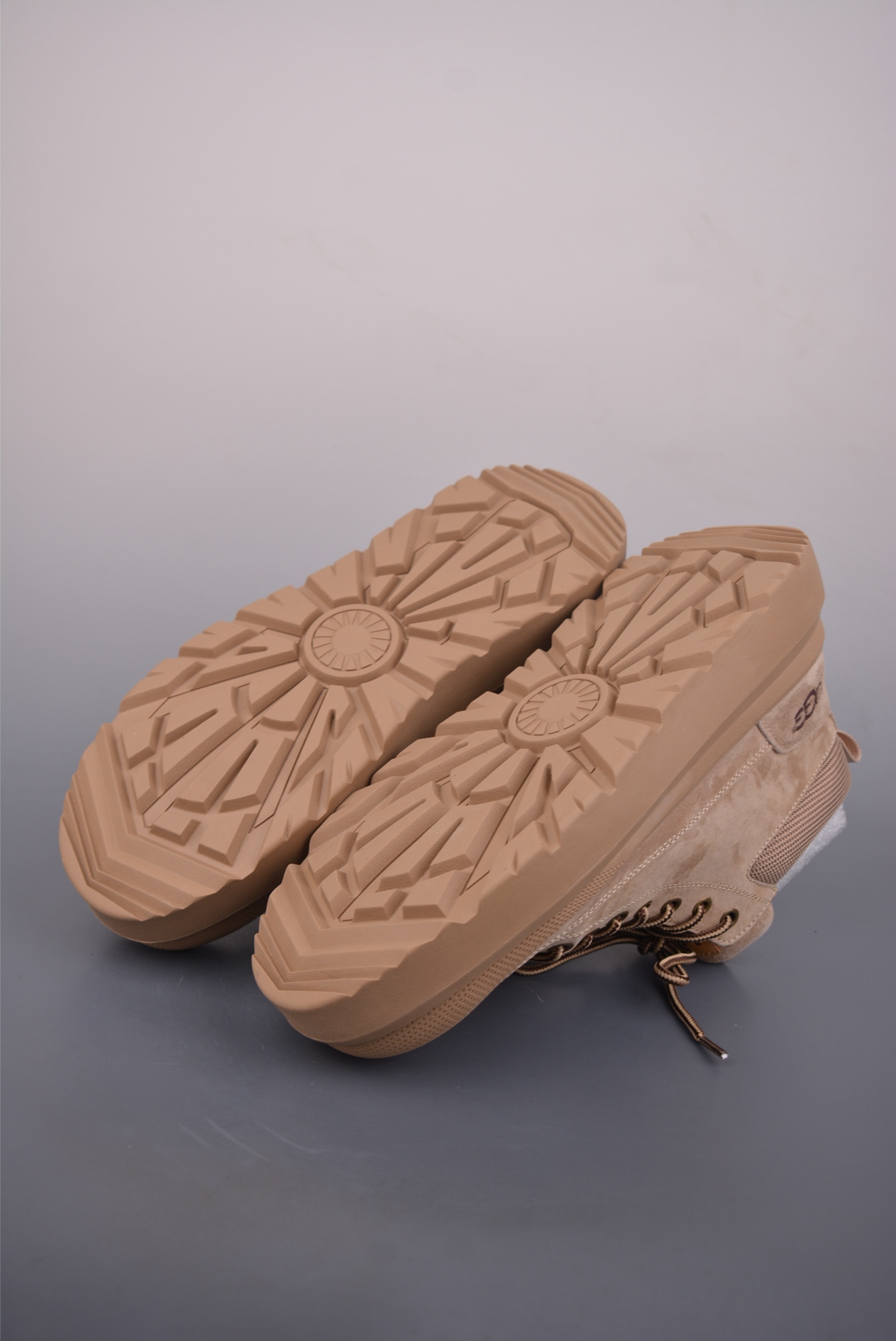 280 美国轻奢品牌 UGG M Tasman Weather Hybrid 塔斯曼混合系列中帮厚底轻量休闲马丁靴 U9806