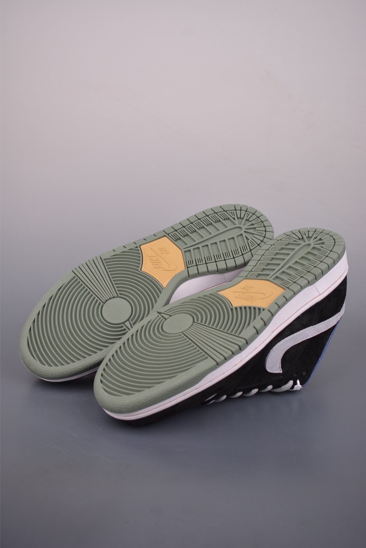 Nike SB Dunk Low HF3063-002