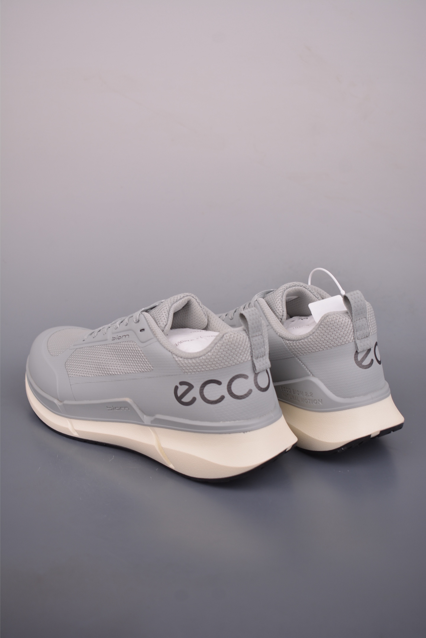 280 ECCO爱步休闲鞋秋 25年新款时尚德训鞋 经典百搭板鞋 875825