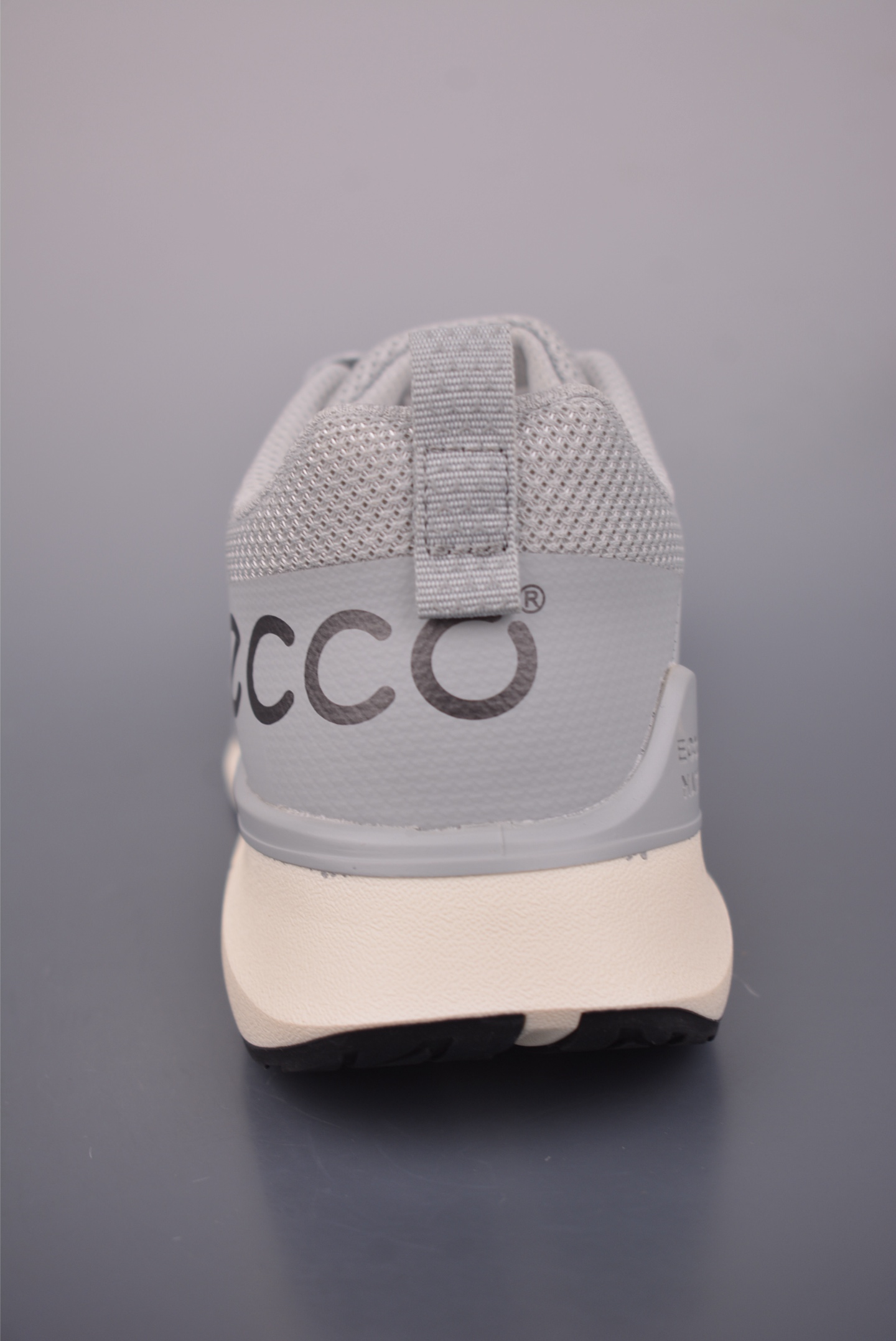 280 ECCO爱步休闲鞋秋 25年新款时尚德训鞋 经典百搭板鞋 875825