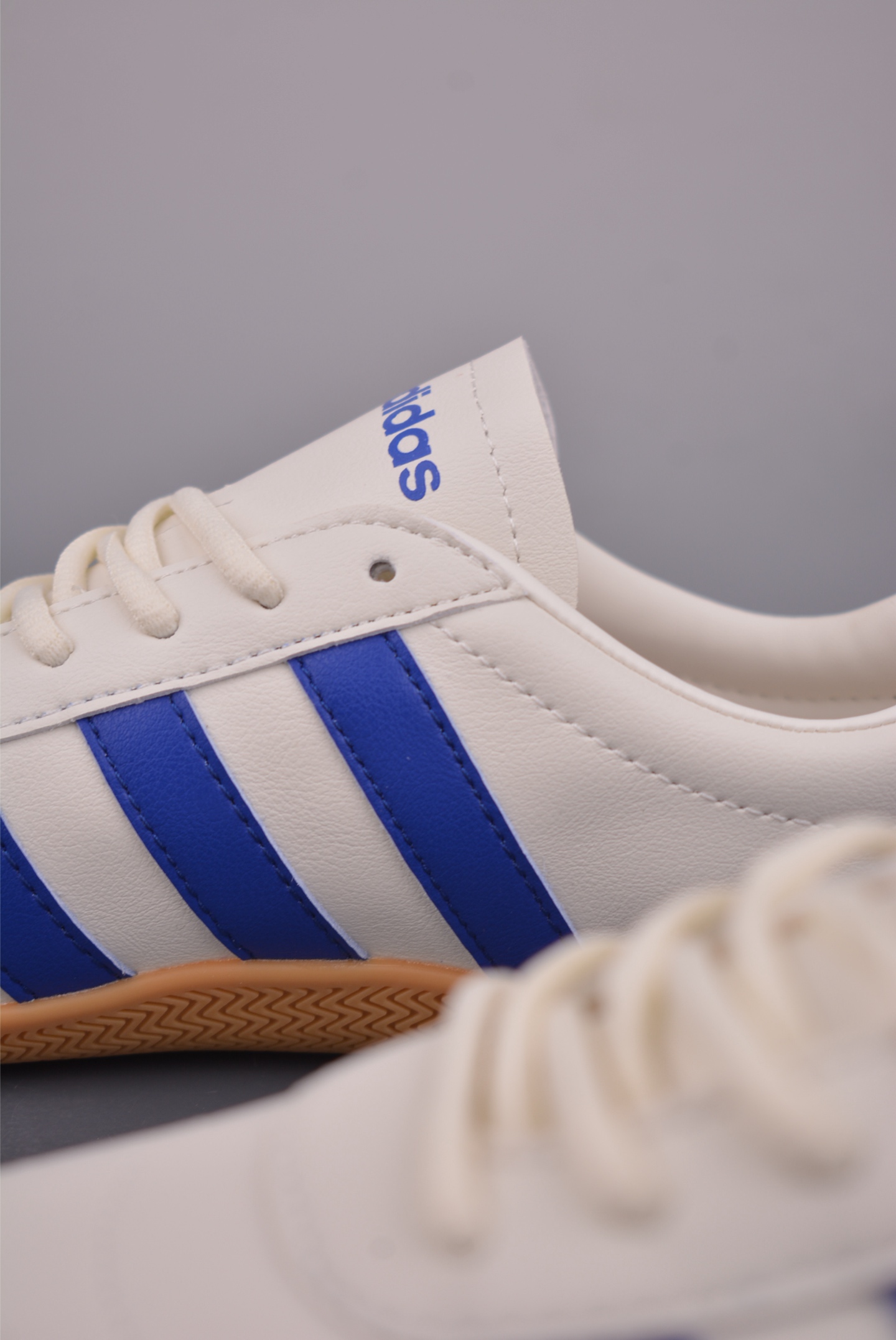 130 adidad GRAND COURT LO 网球运动休闲板鞋 JQ9689