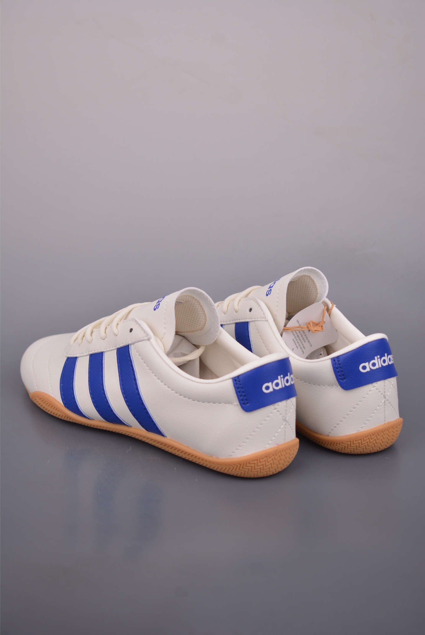 130 adidad GRAND COURT LO 网球运动休闲板鞋 JQ9689