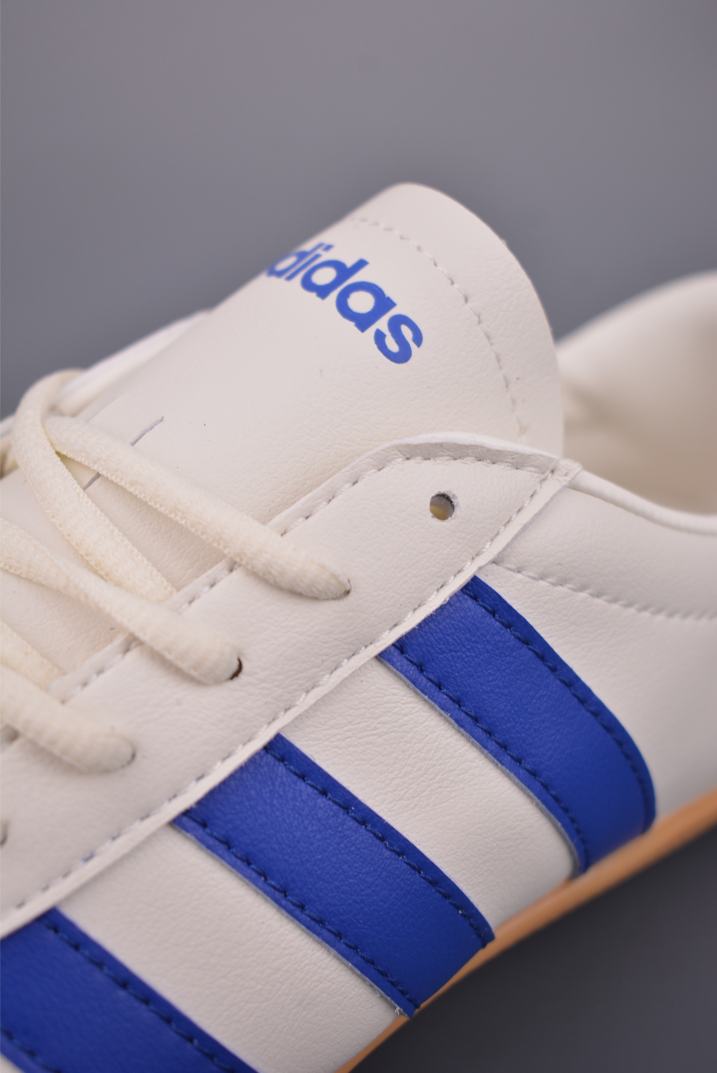 130 adidad GRAND COURT LO 网球运动休闲板鞋 JQ9689