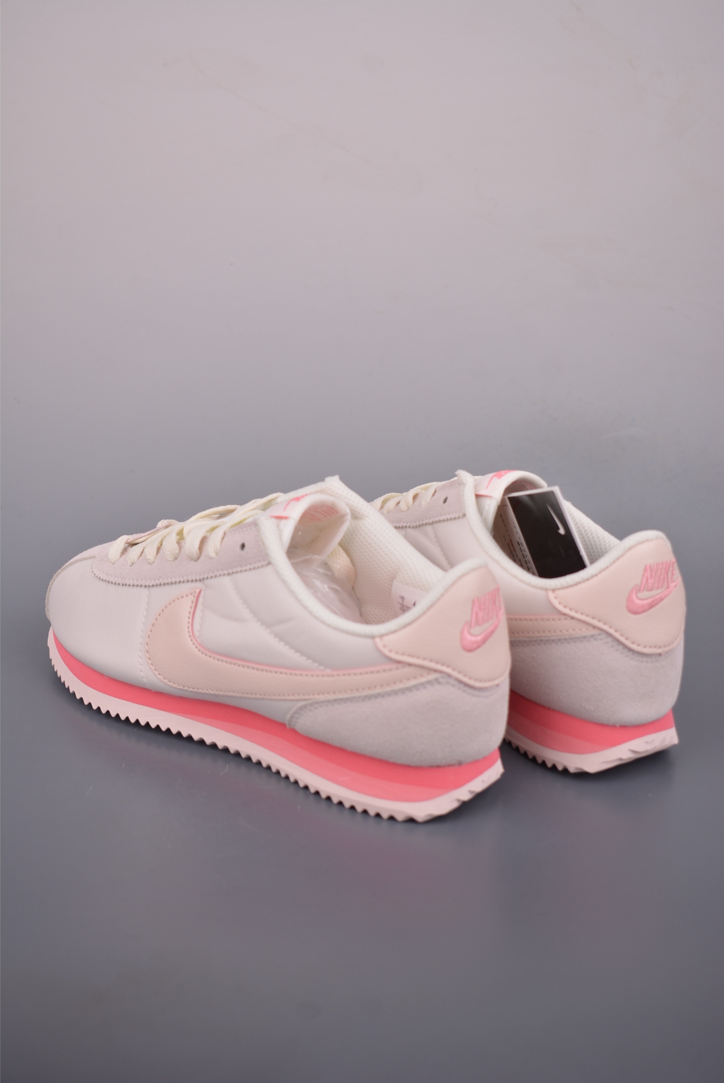 原装渠道订单 实体充正操作 Nike Classic Cortez Leather 秉承元年款经典风格 HF6410-666