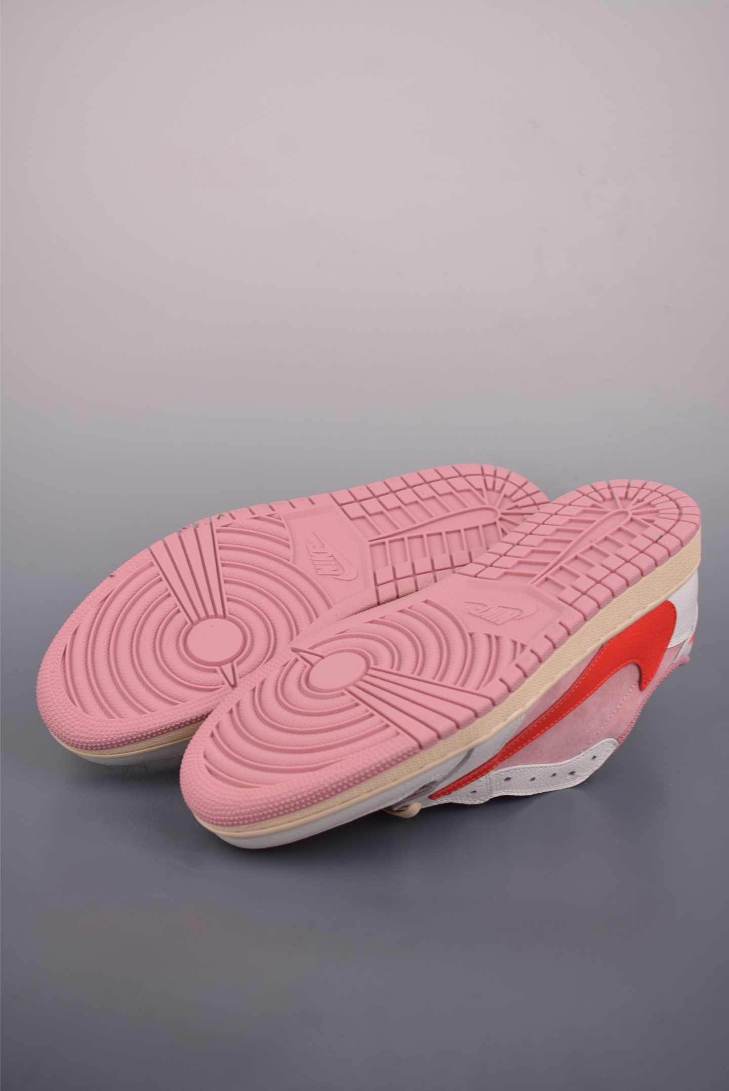 Fragment x Travis Scott x Air Jordan 1 Low 三方联名倒钩 DM7866-100