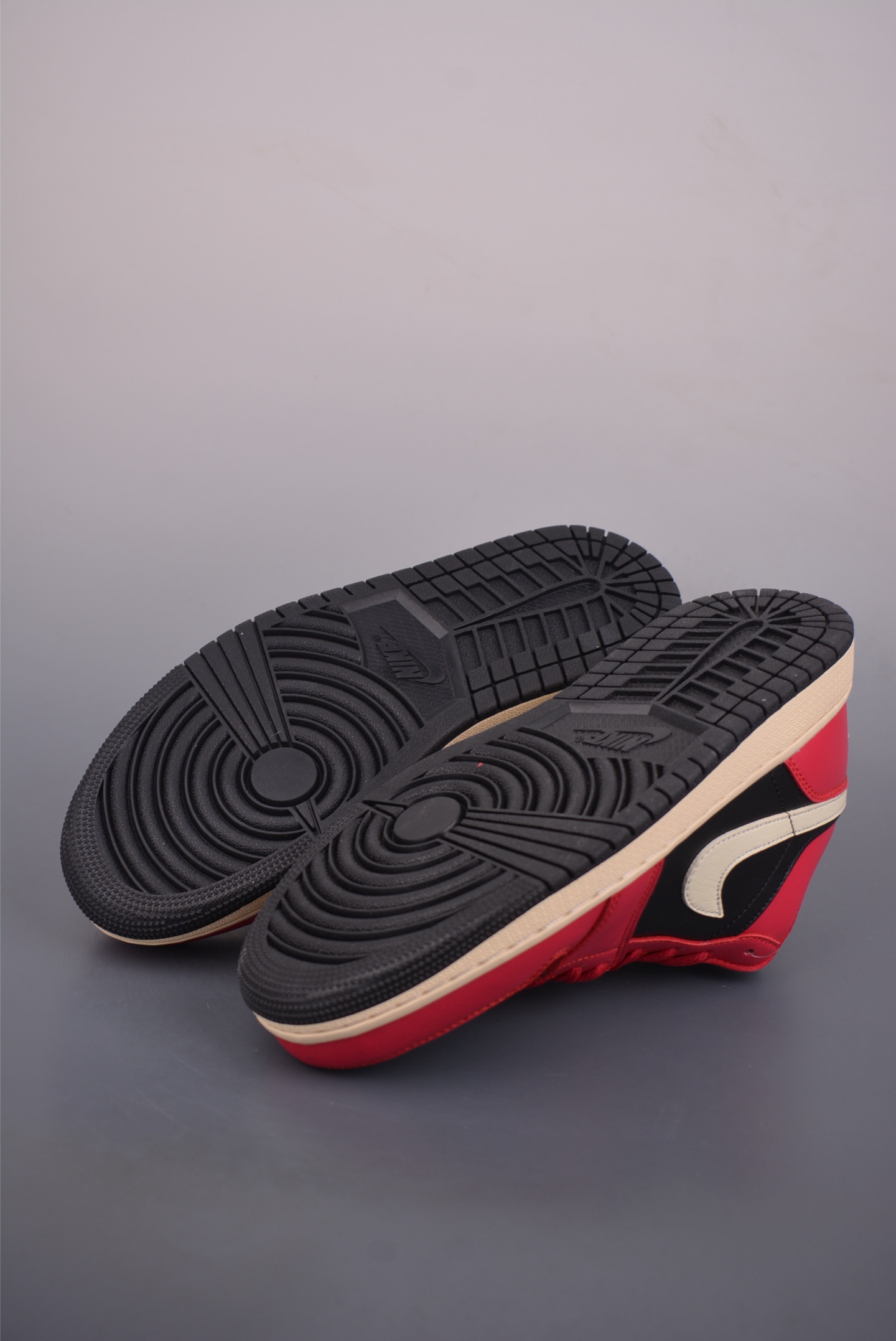 Air Jordan 1 Low 黑红 AJ1乔1低帮休闲板鞋 DC0774-605