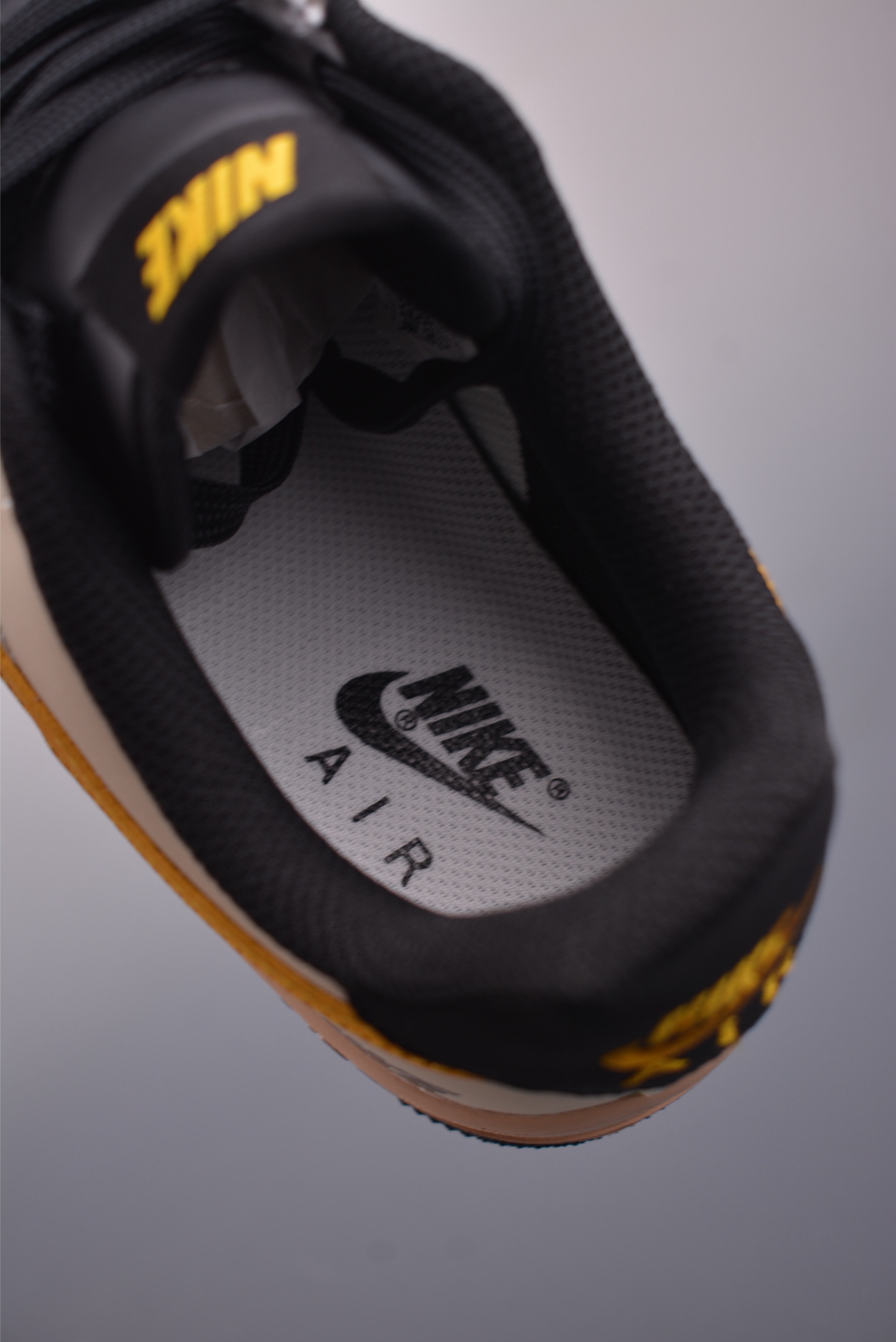  💰300 纯原版 可退换
NK Air Force 1 Low 缤纷拼接
原楦头原纸板 打造纯正空军版型
专注外贸渠道 全掌内置蜂窝气垫 
原盒配件 原厂中底钢印、拉帮完美   
官方货号: NH0601 5771635
Size： 36 36.5 37.5 38 38.5 39 40 40.5 41 42 42.5 43 44 45 