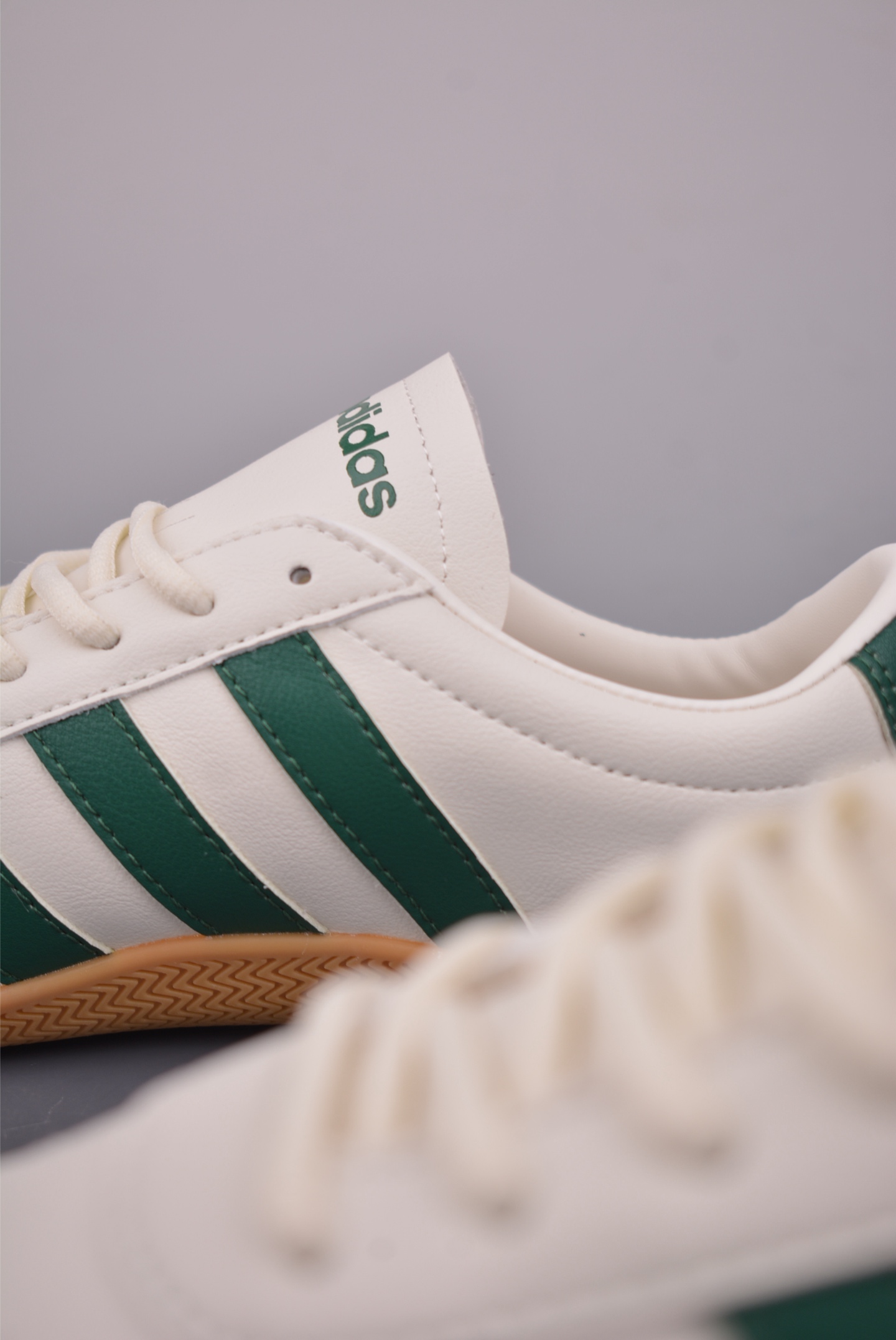 130 adidad GRAND COURT LO 网球运动休闲板鞋 JQ9690