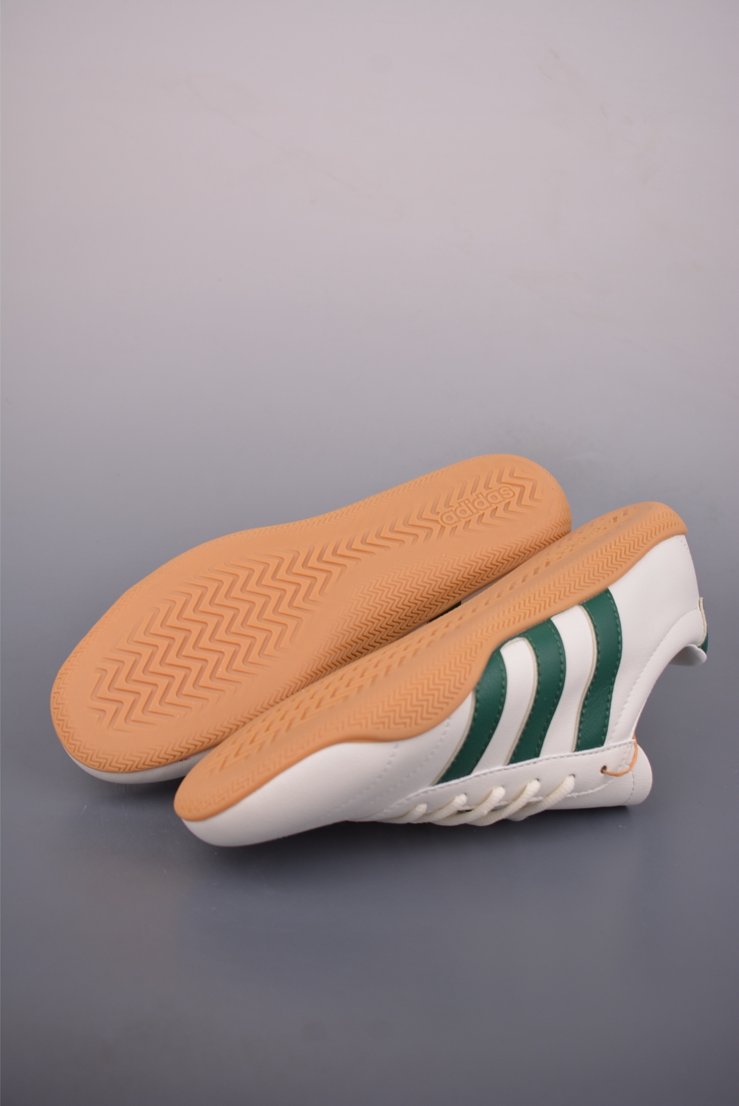 130 adidad GRAND COURT LO 网球运动休闲板鞋 JQ9690