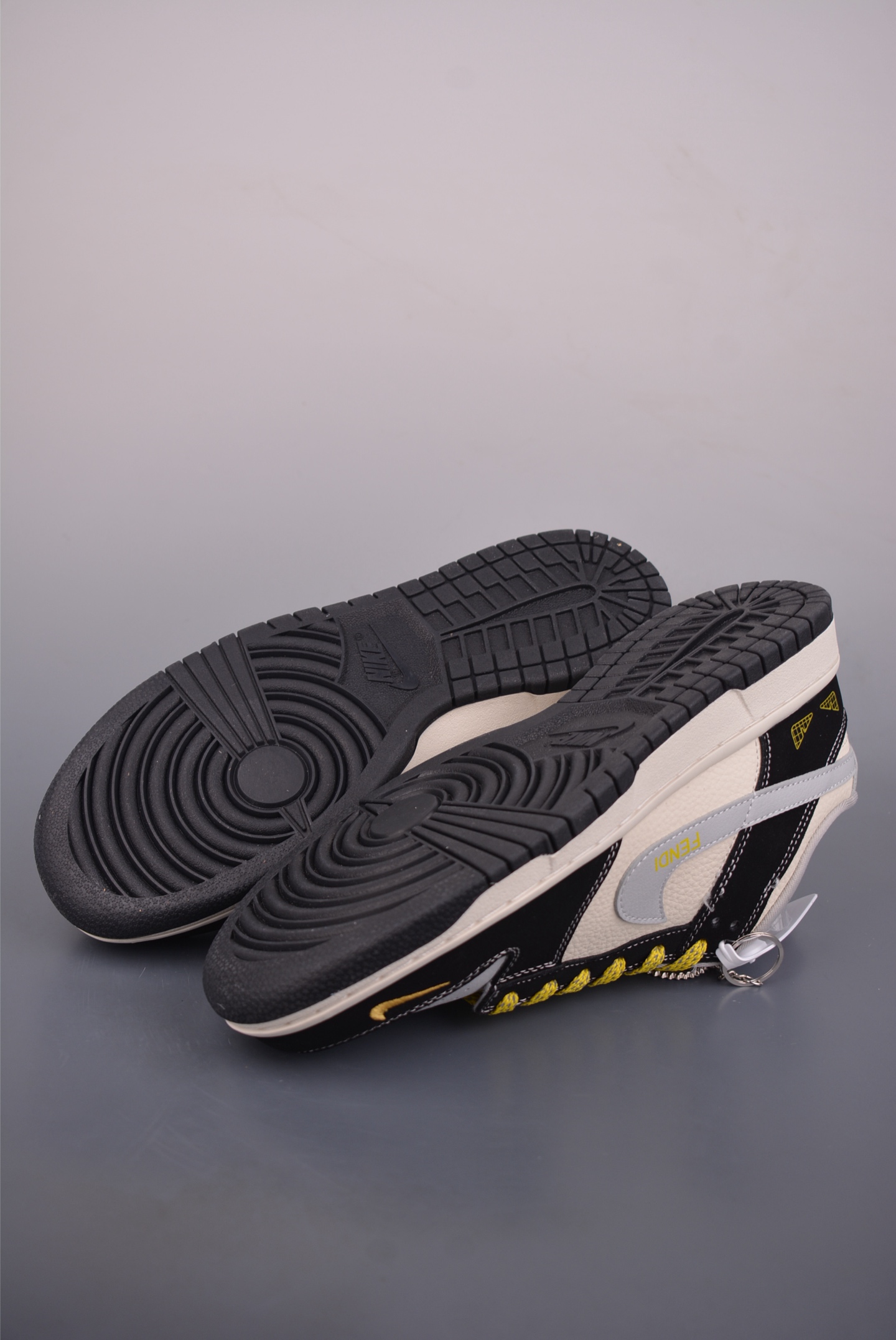 Nike SB Dunk Low FENDI联名 LW1818-124