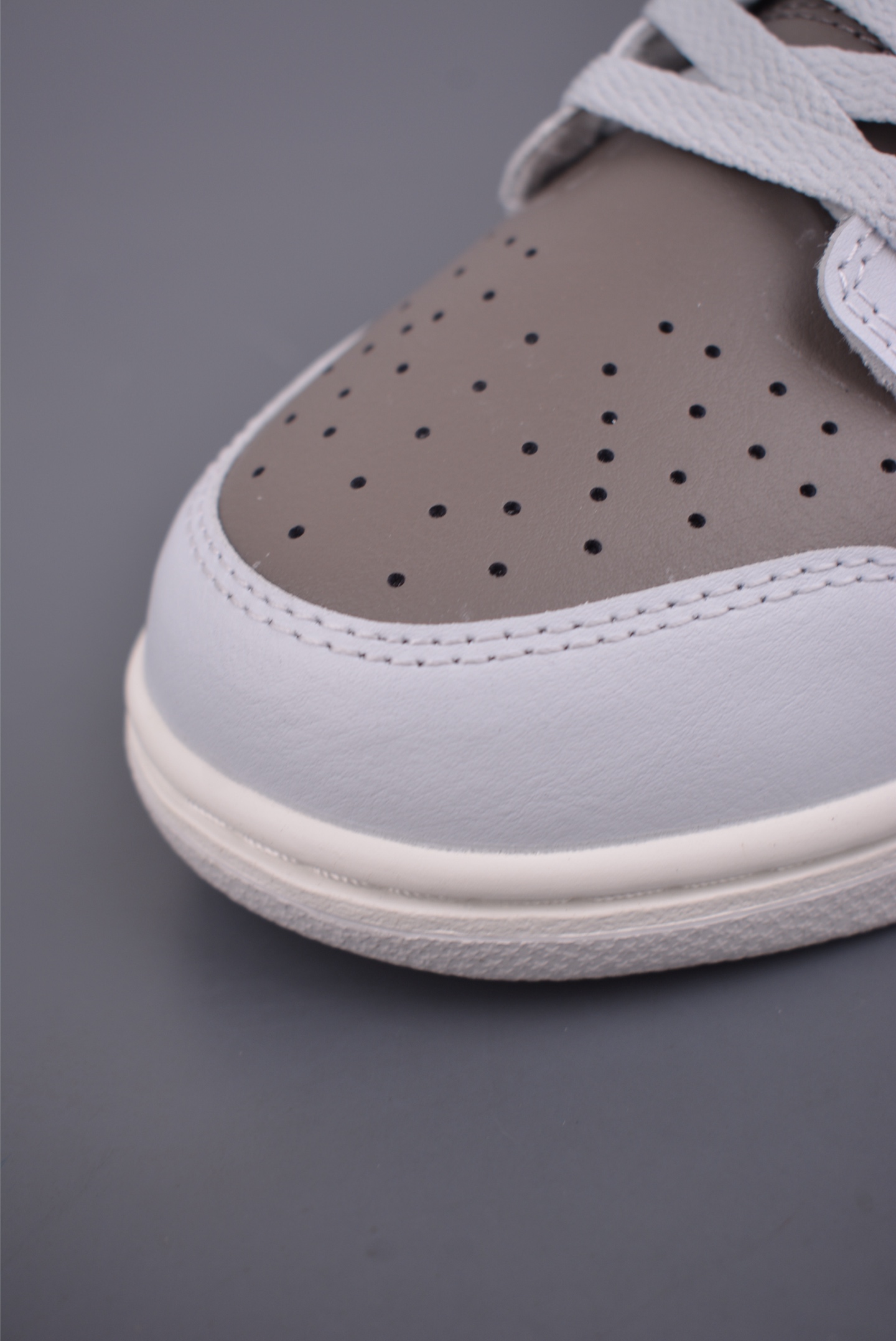 Nike SB Dunk Low 灰白 HF5441-202