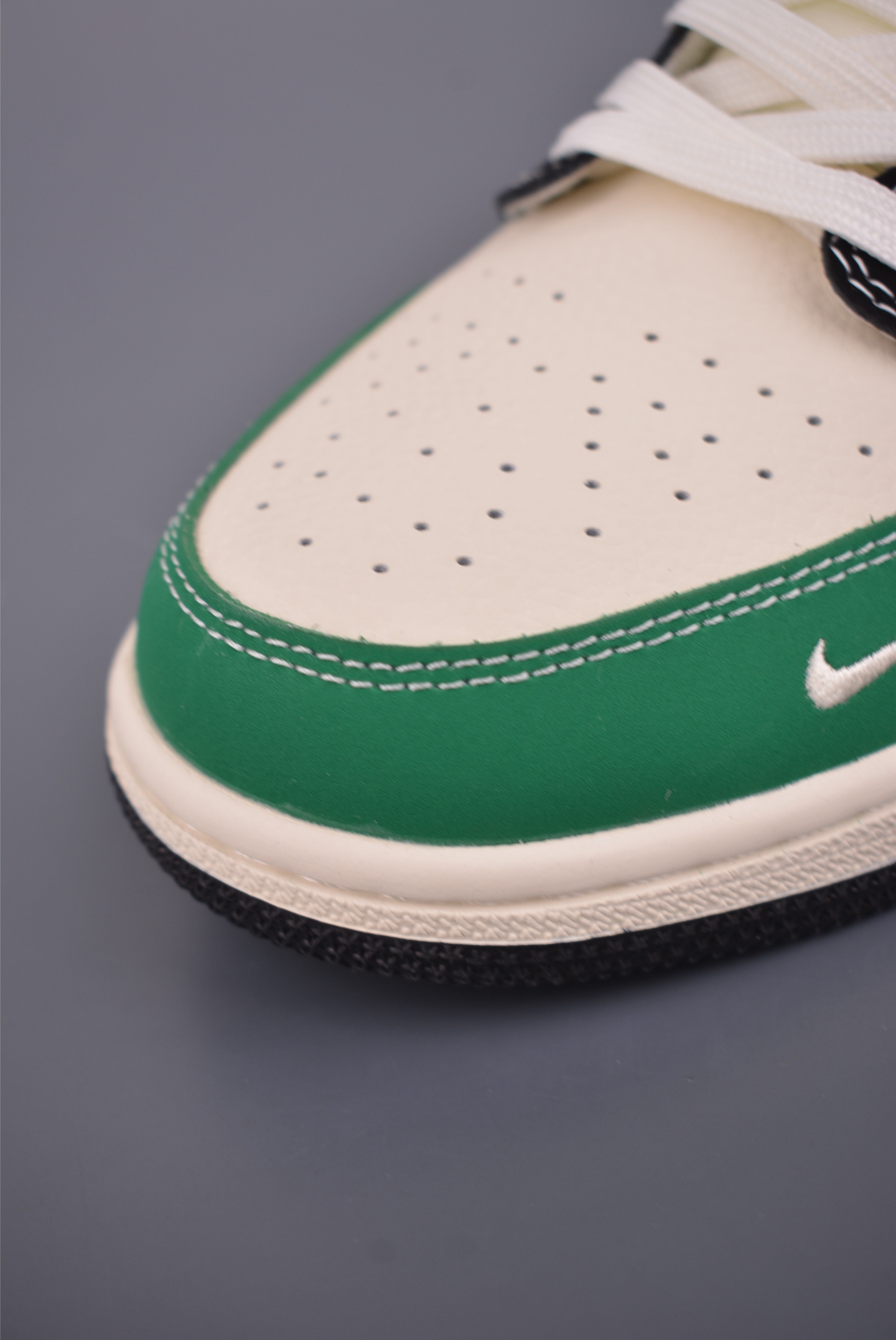 Nike Jordan Air Jordan 1 OFF联名 LB8888-001