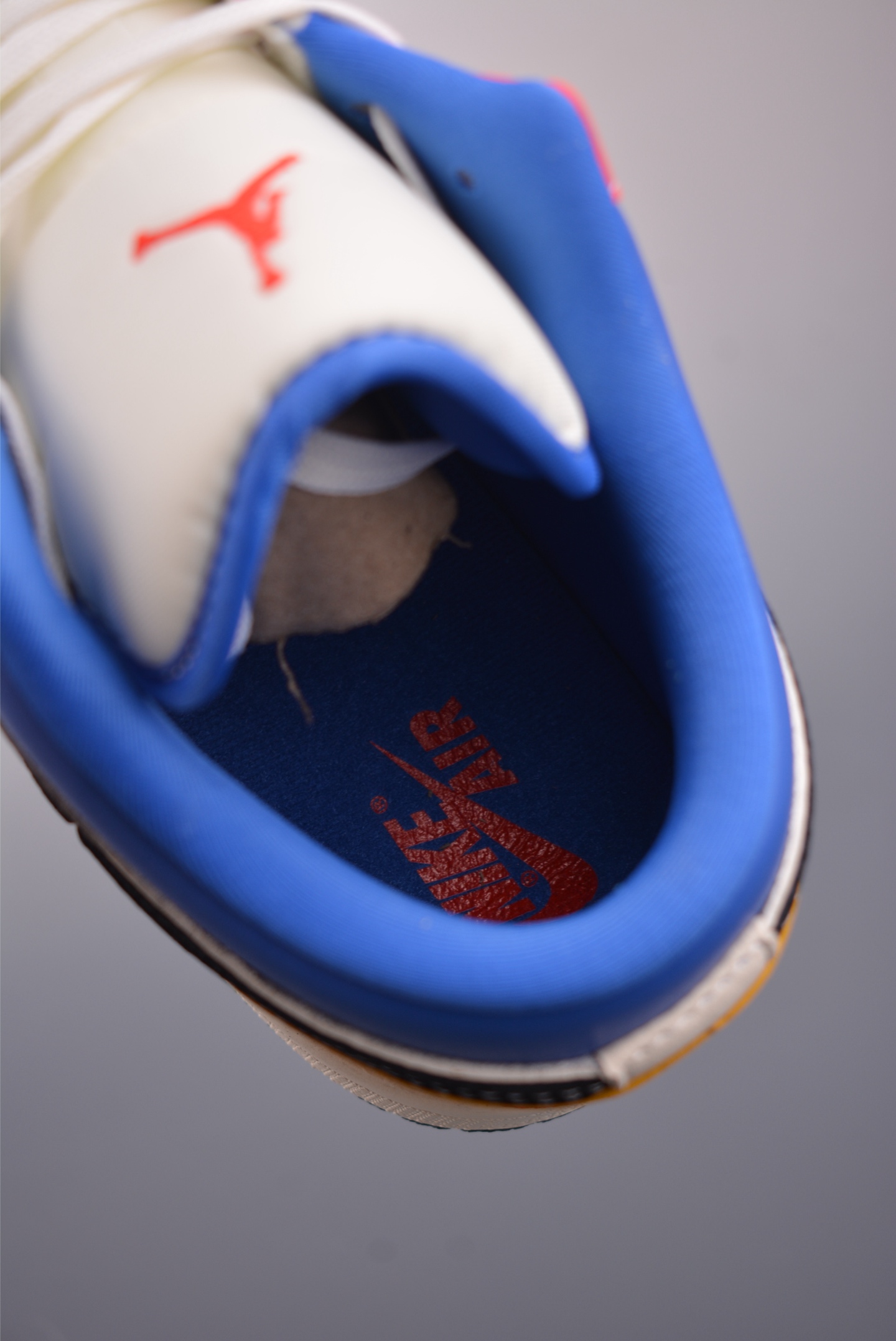 Nike Jordan Air Jordan 1 OFF联名 LB8888-001