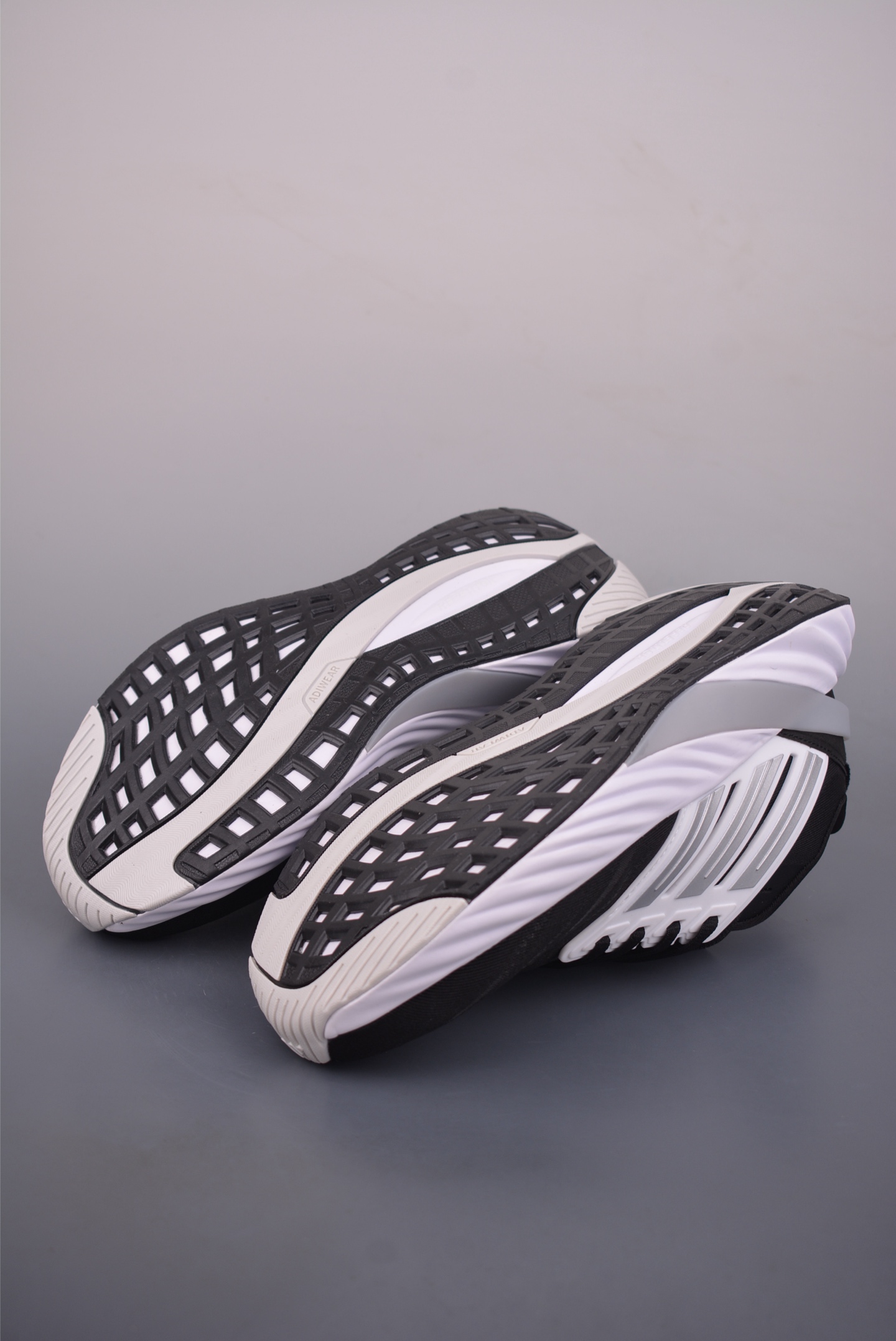 200 阿迪达斯 ADIPURE GLIDE 三叶草 清风系列 复古网面透气跑步鞋 JR4862