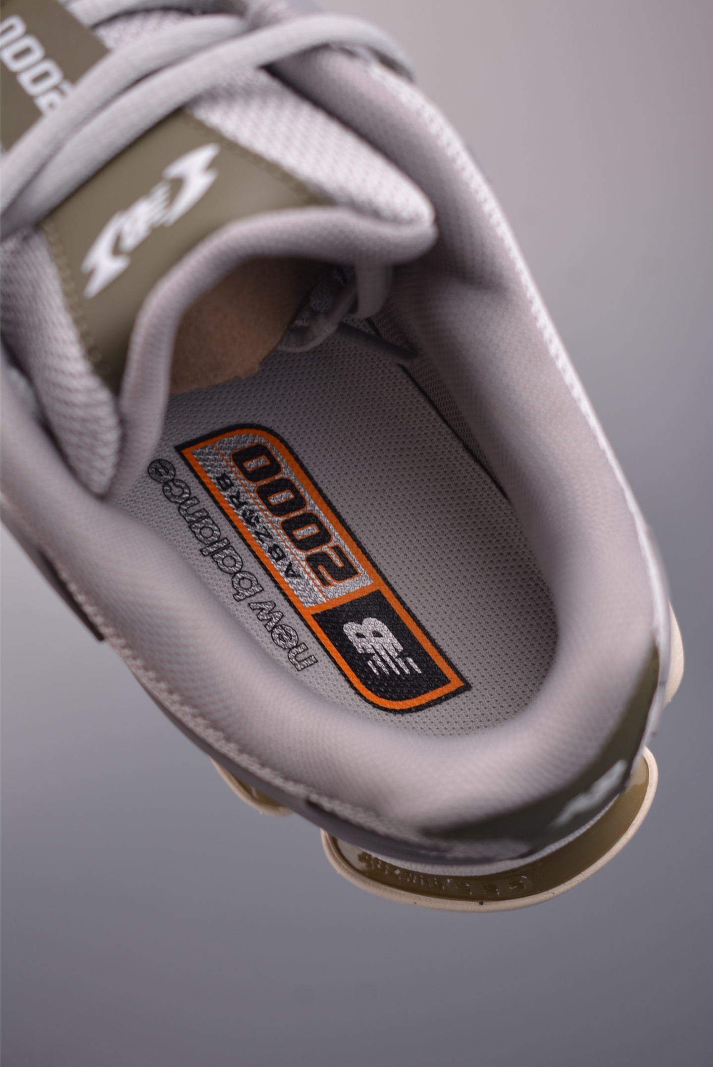 200 New Balance 新百伦 M2000系列 纯原版本 时尚百搭 织物人造革猪皮 网面休闲鞋 U2000