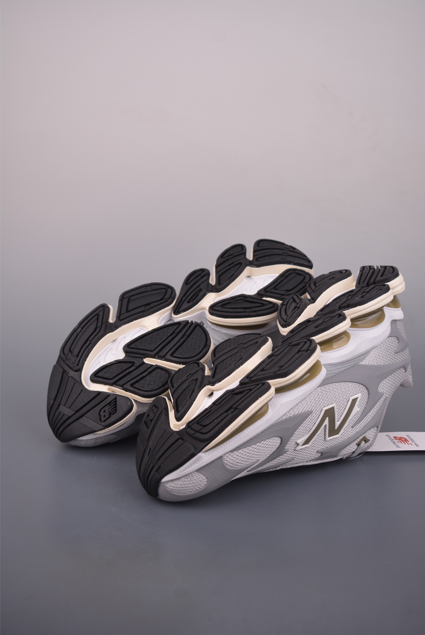 200 New Balance 新百伦 M2000系列 纯原版本 时尚百搭 织物人造革猪皮 网面休闲鞋 U2000