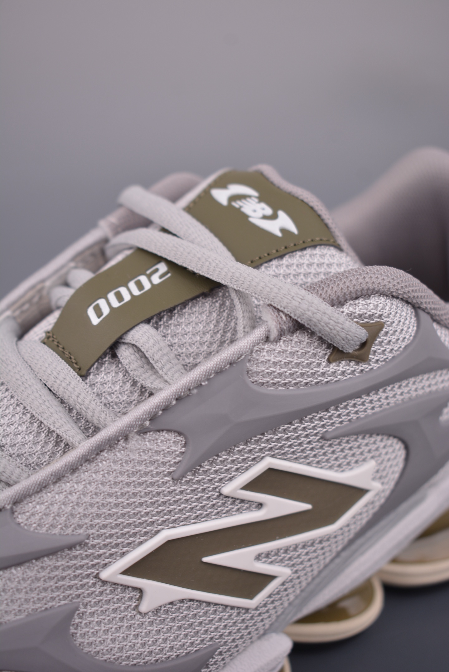 200 New Balance 新百伦 M2000系列 纯原版本 时尚百搭 织物人造革猪皮 网面休闲鞋 U2000