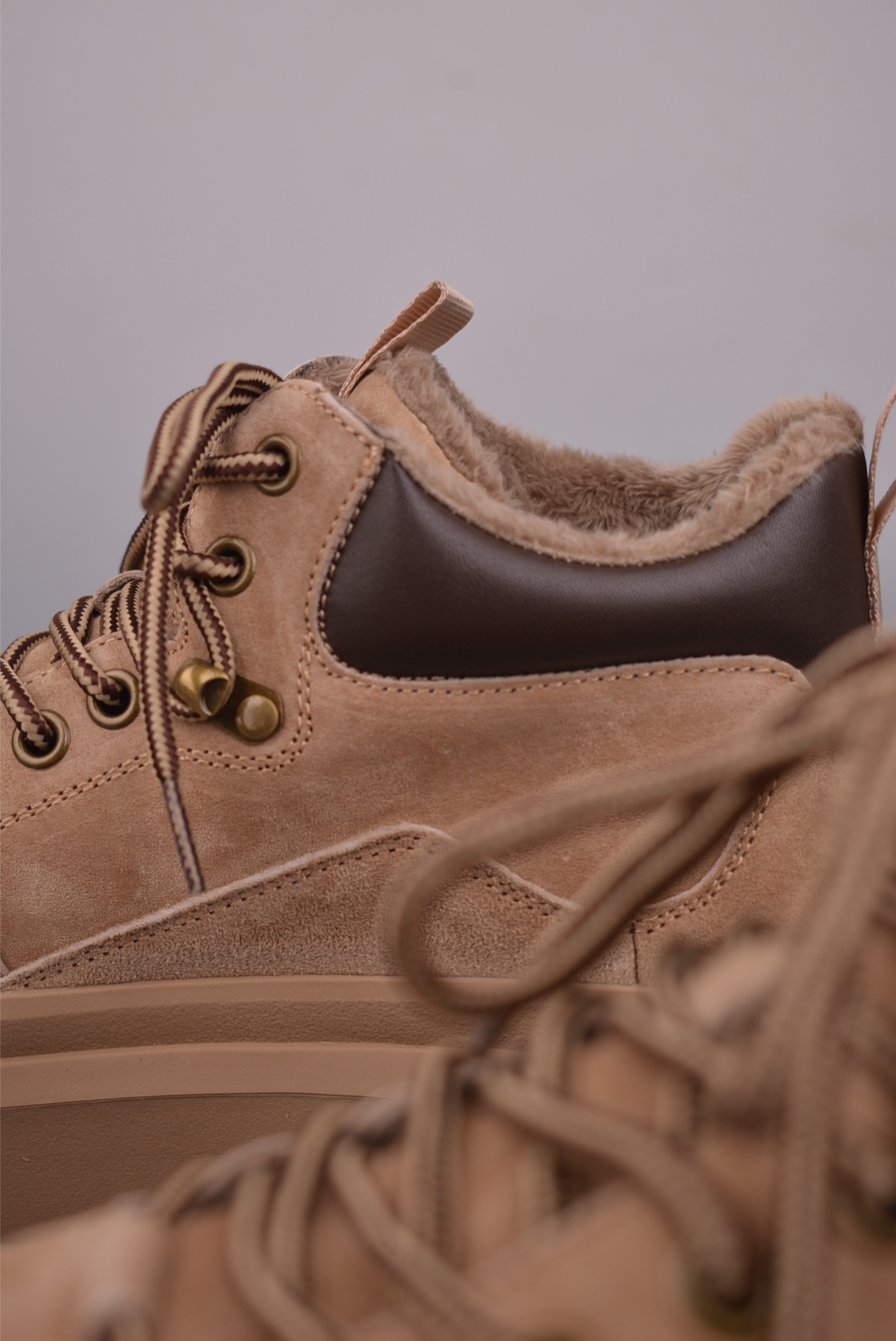 280 美国轻奢品牌 UGG M Tasman Weather Hybrid 塔斯曼混合系列中帮厚底轻量休闲马丁靴 U6339M