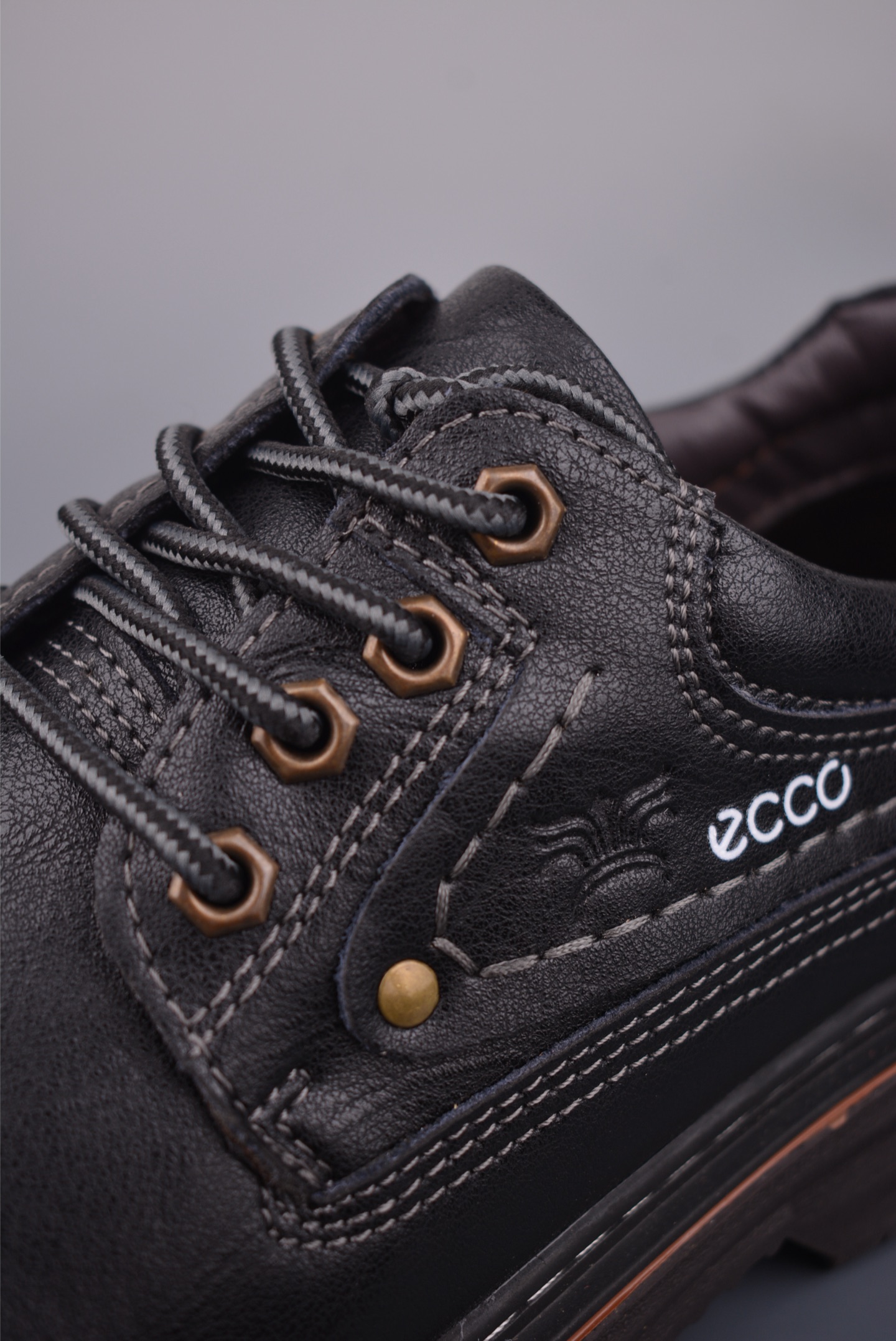 280 ECCO爱步休闲鞋秋 25年新款时尚德训鞋 经典百搭板鞋 68013129