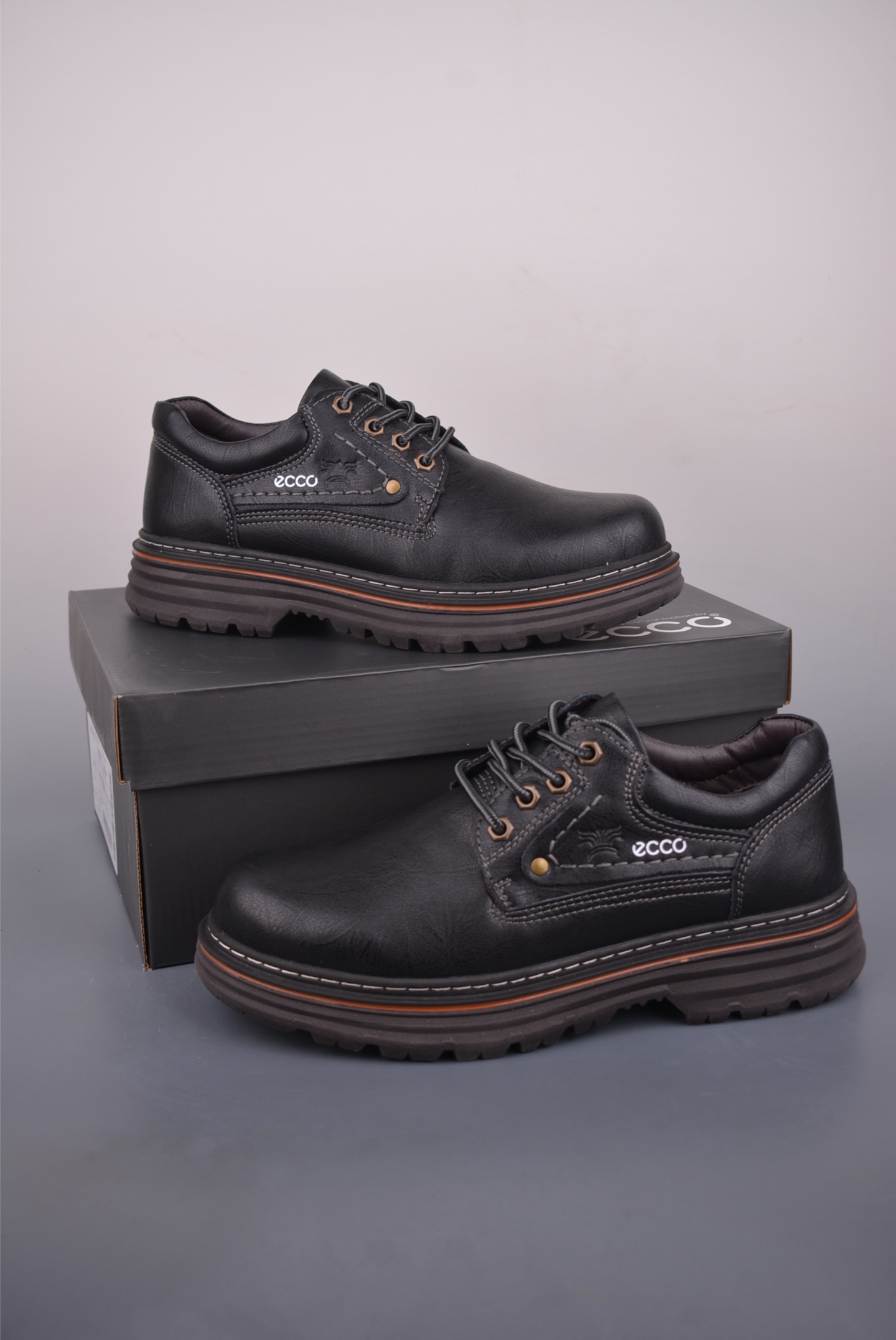 280 ECCO爱步休闲鞋秋 25年新款时尚德训鞋 经典百搭板鞋 68013129