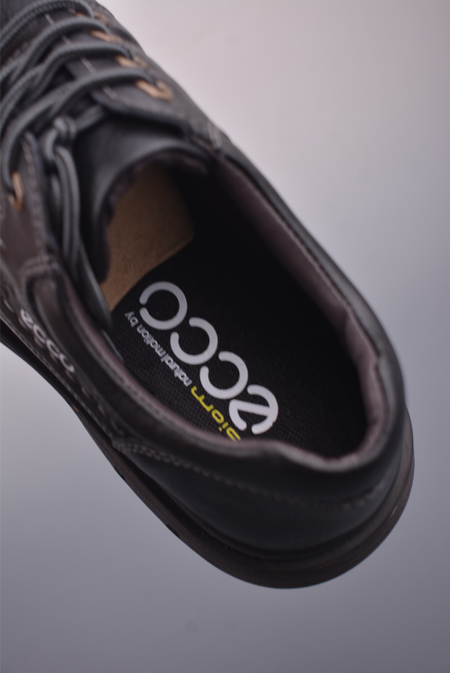 280 ECCO爱步休闲鞋秋 25年新款时尚德训鞋 经典百搭板鞋 68013129