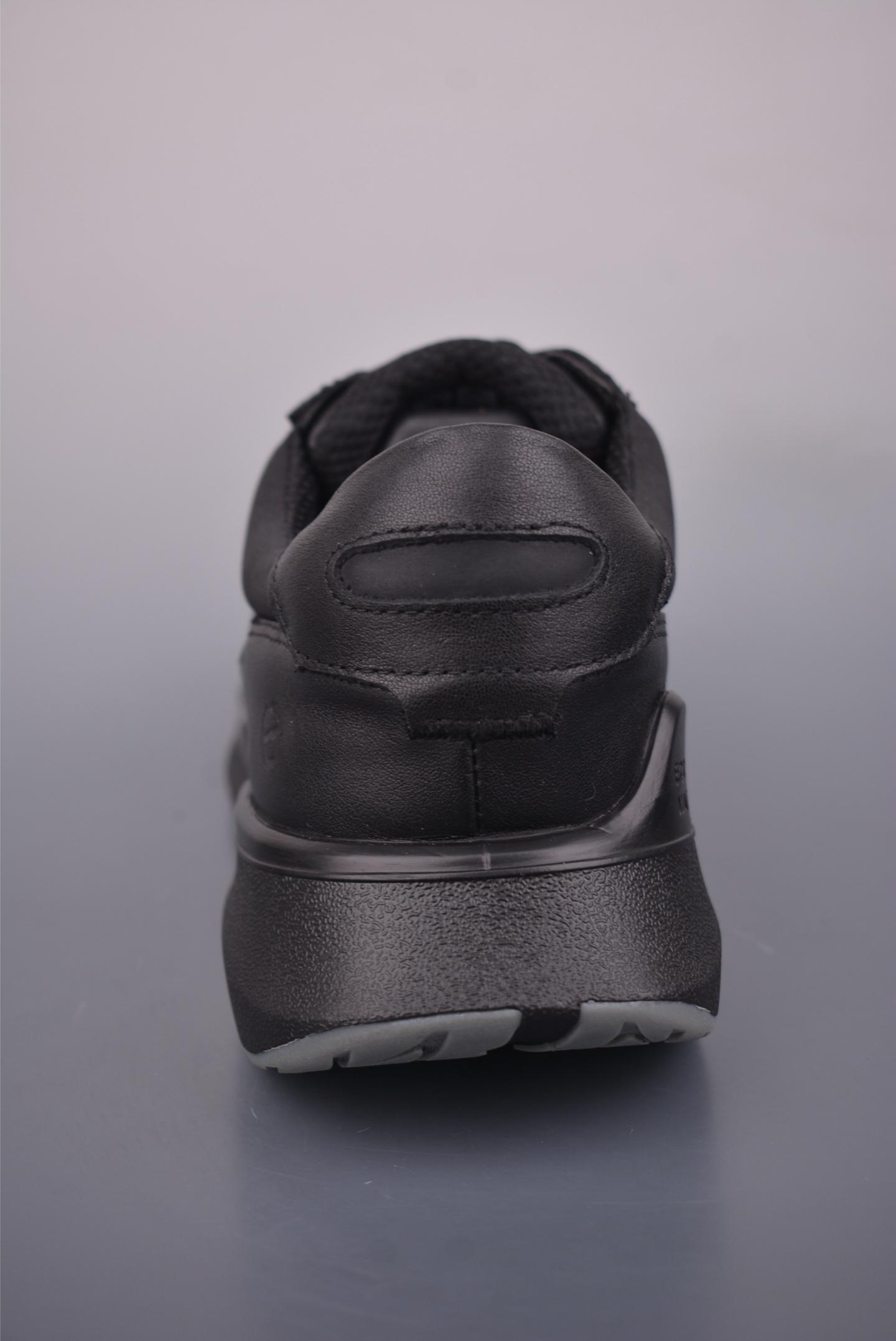 280 ECCO爱步休闲鞋秋 25年新款时尚德训鞋 经典百搭板鞋 830764