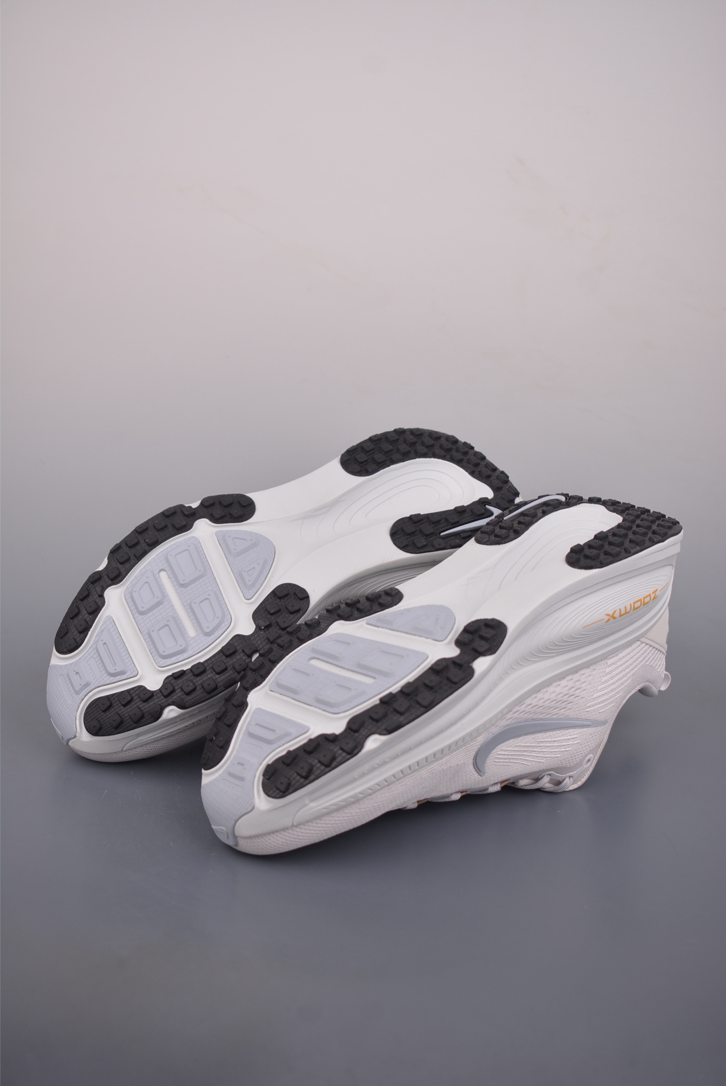 Nike Air Zoom Vomero Plus HM6803-009