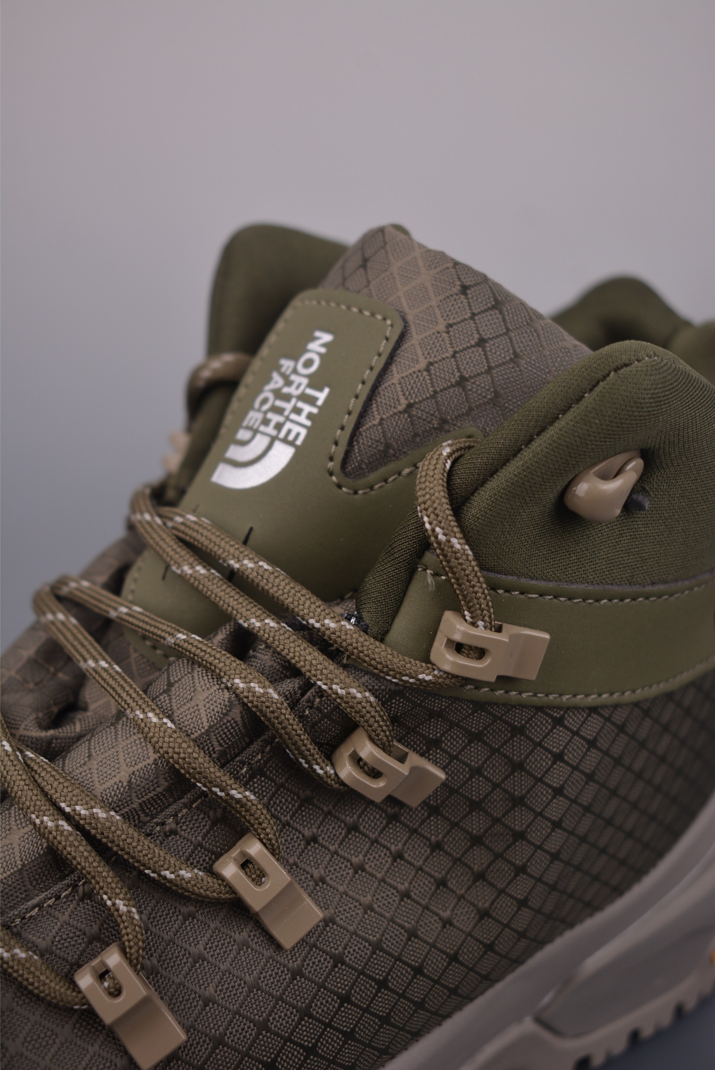 300 北面THE NORTH FACE Soukuu Glenclyffe Tnf 高帮户外防水机能鞋 NFOA84SEO41