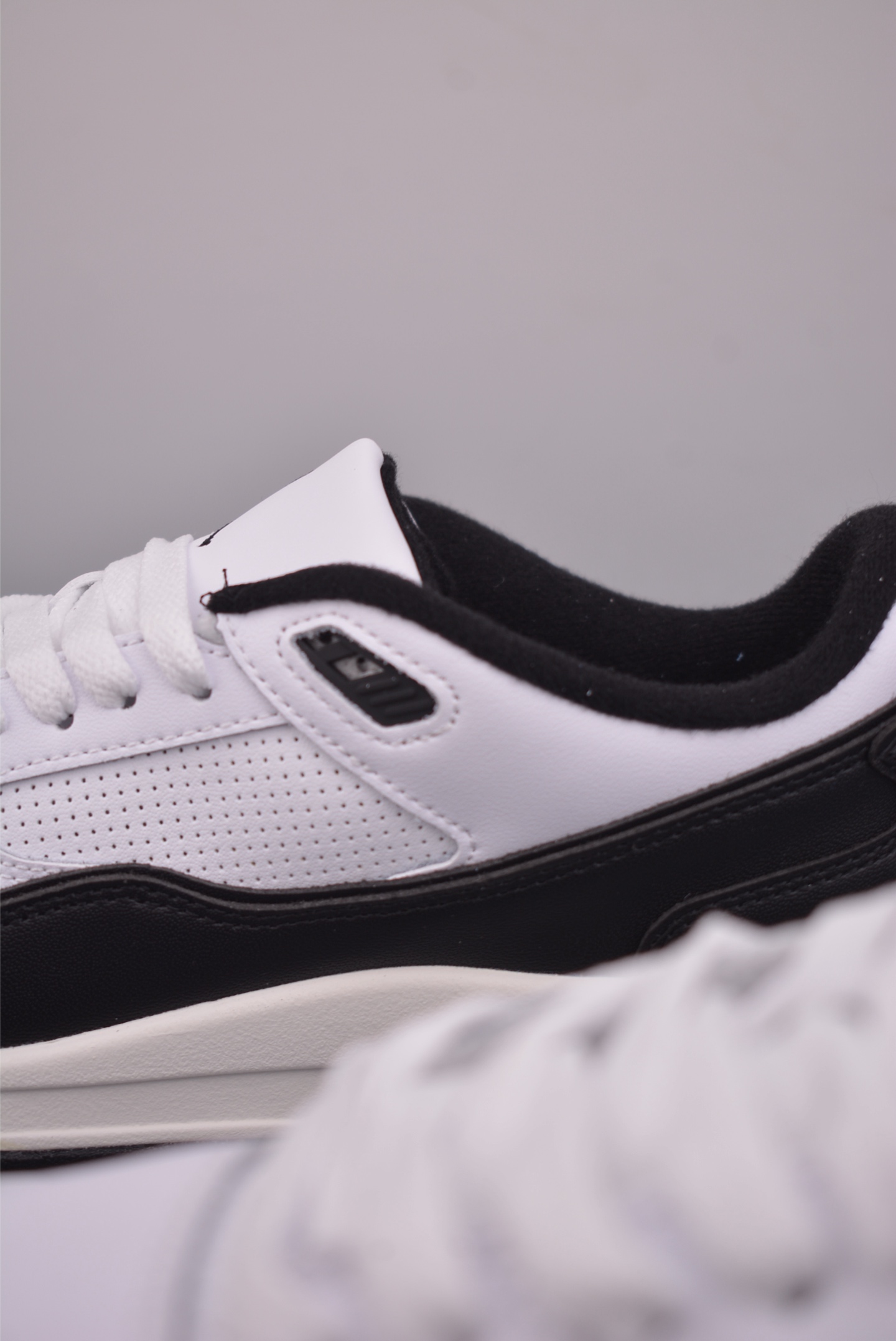 Air Jordan Flight Court 乔丹低帮复古篮球鞋 HF3255-112