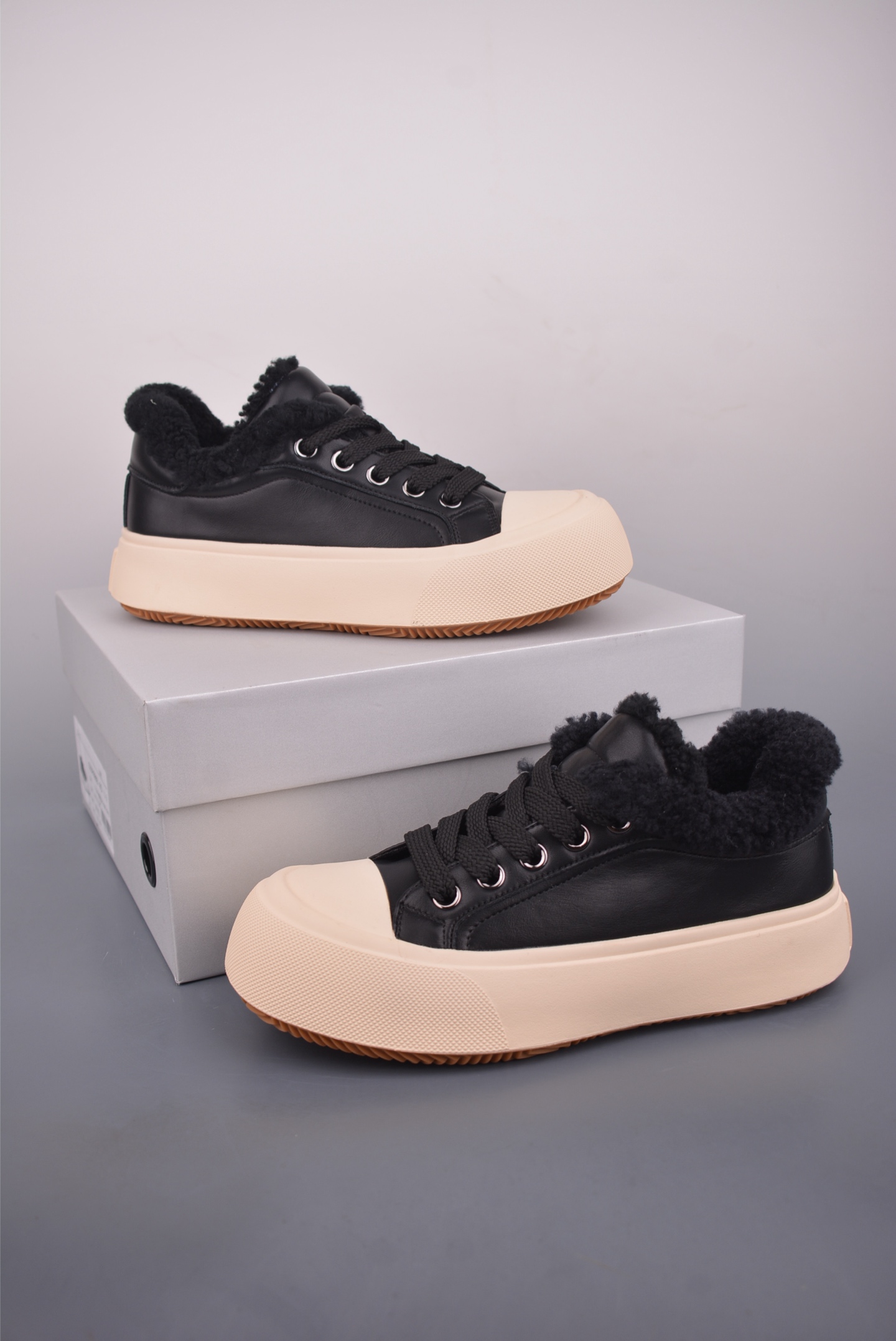 220 GG-CC GG-CC Chunky Low 厚底增高运动老爹鞋 G23Y6903