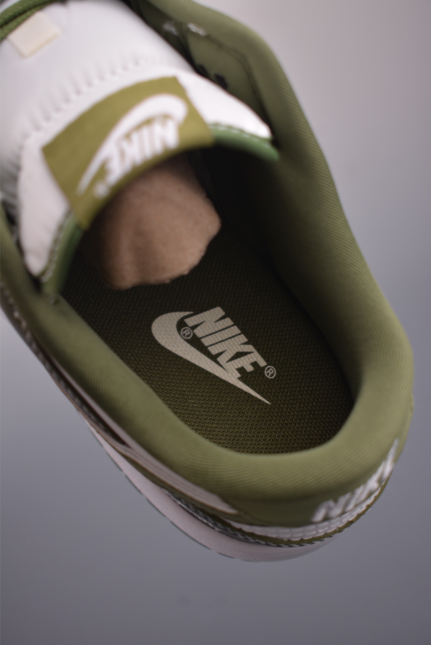 Nike SB Dunk Low 斯图西联名 DG1988-010